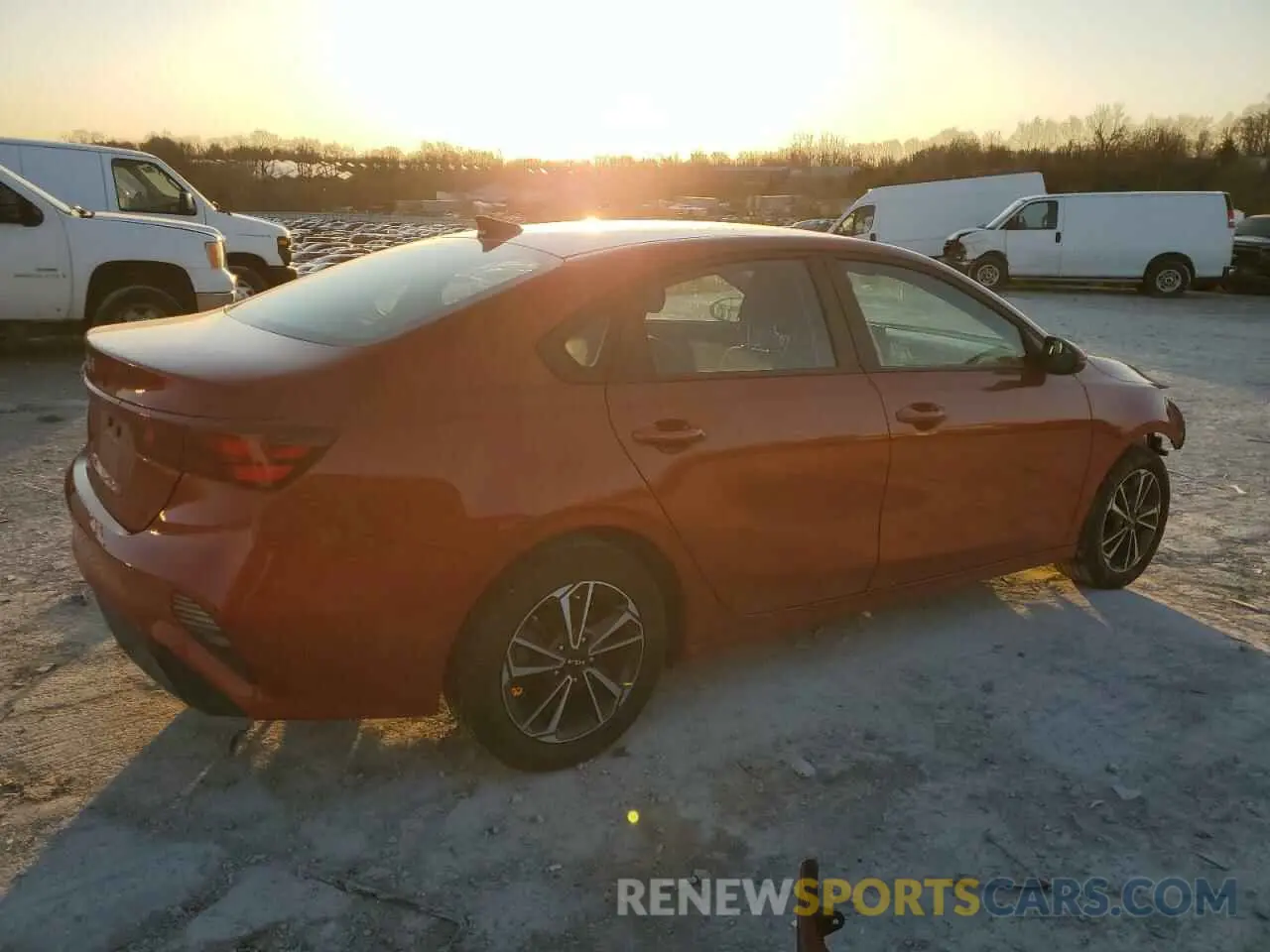 3 fotografías del automóvil dañado 3KPF24AD0RE710274 KIA FORTE 2024