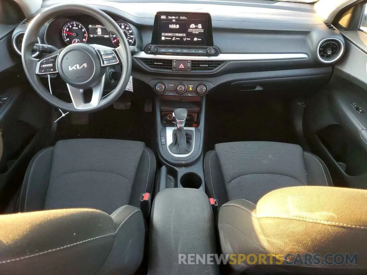 8 fotografías del automóvil dañado 3KPF24AD0RE710274 KIA FORTE 2024