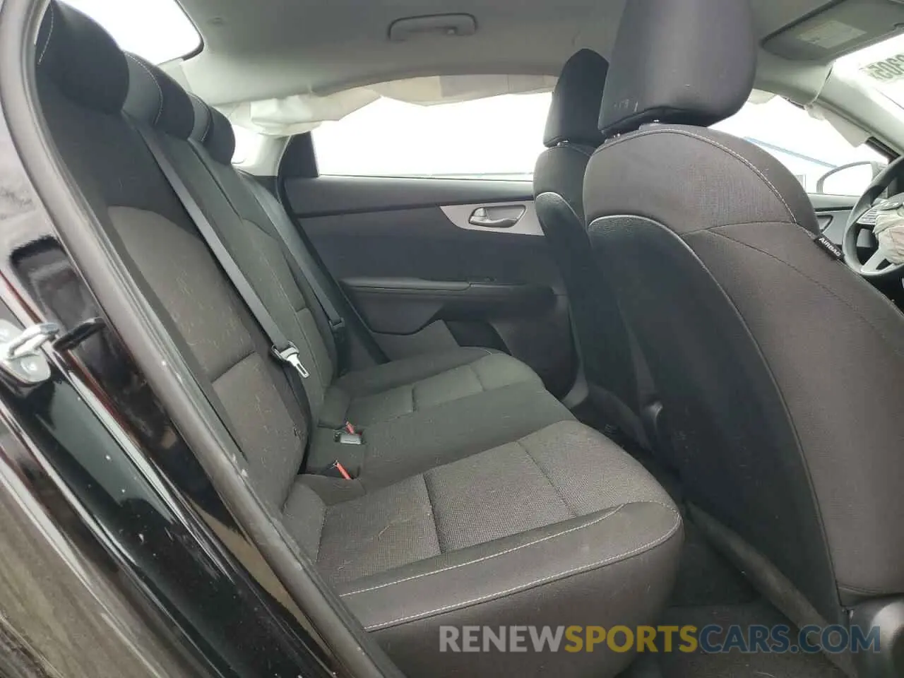 10 fotografías del automóvil dañado 3KPF24AD0RE710307 KIA FORTE 2024