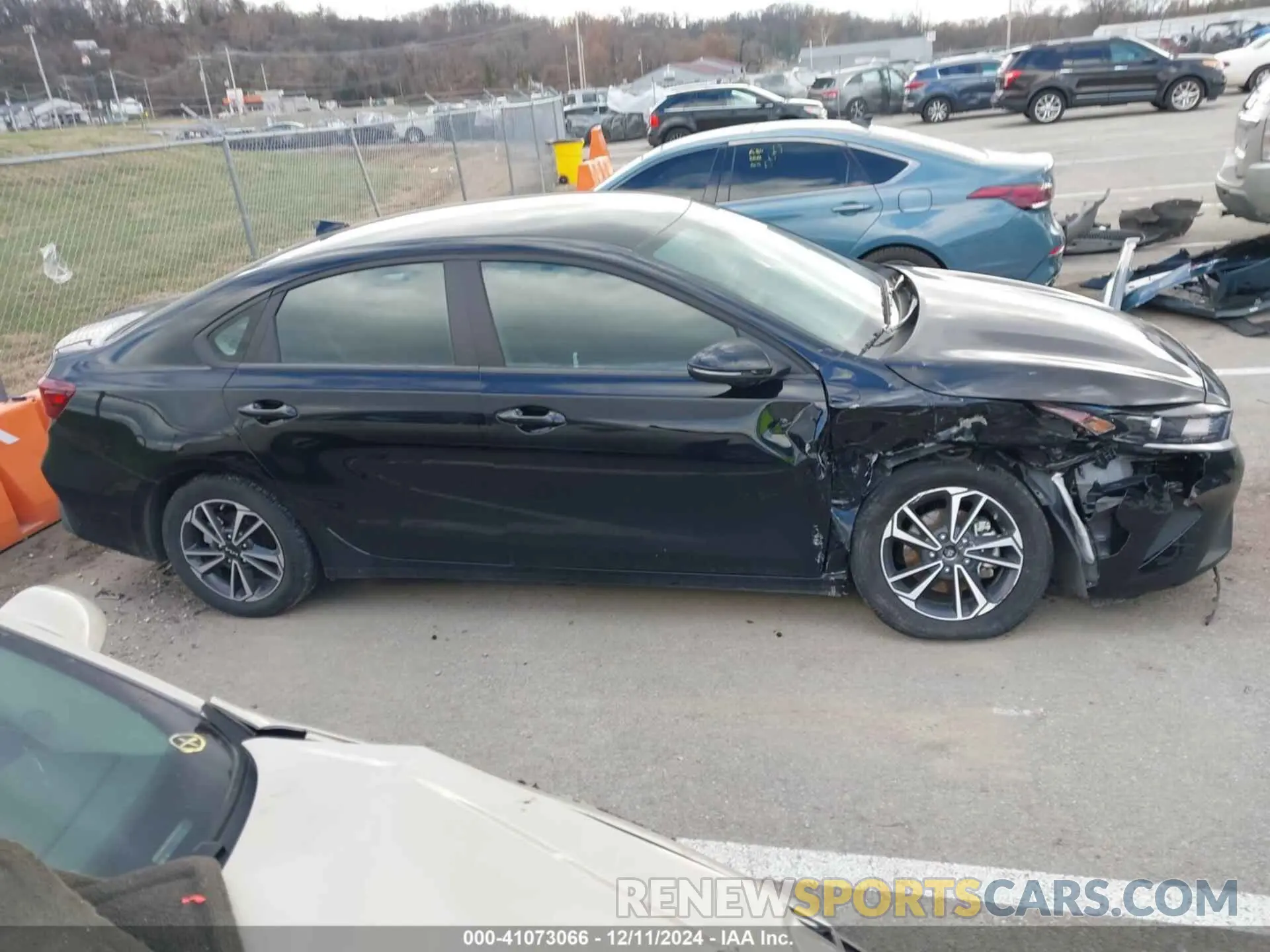 13 fotografías del automóvil dañado 3KPF24AD0RE714776 KIA FORTE 2024