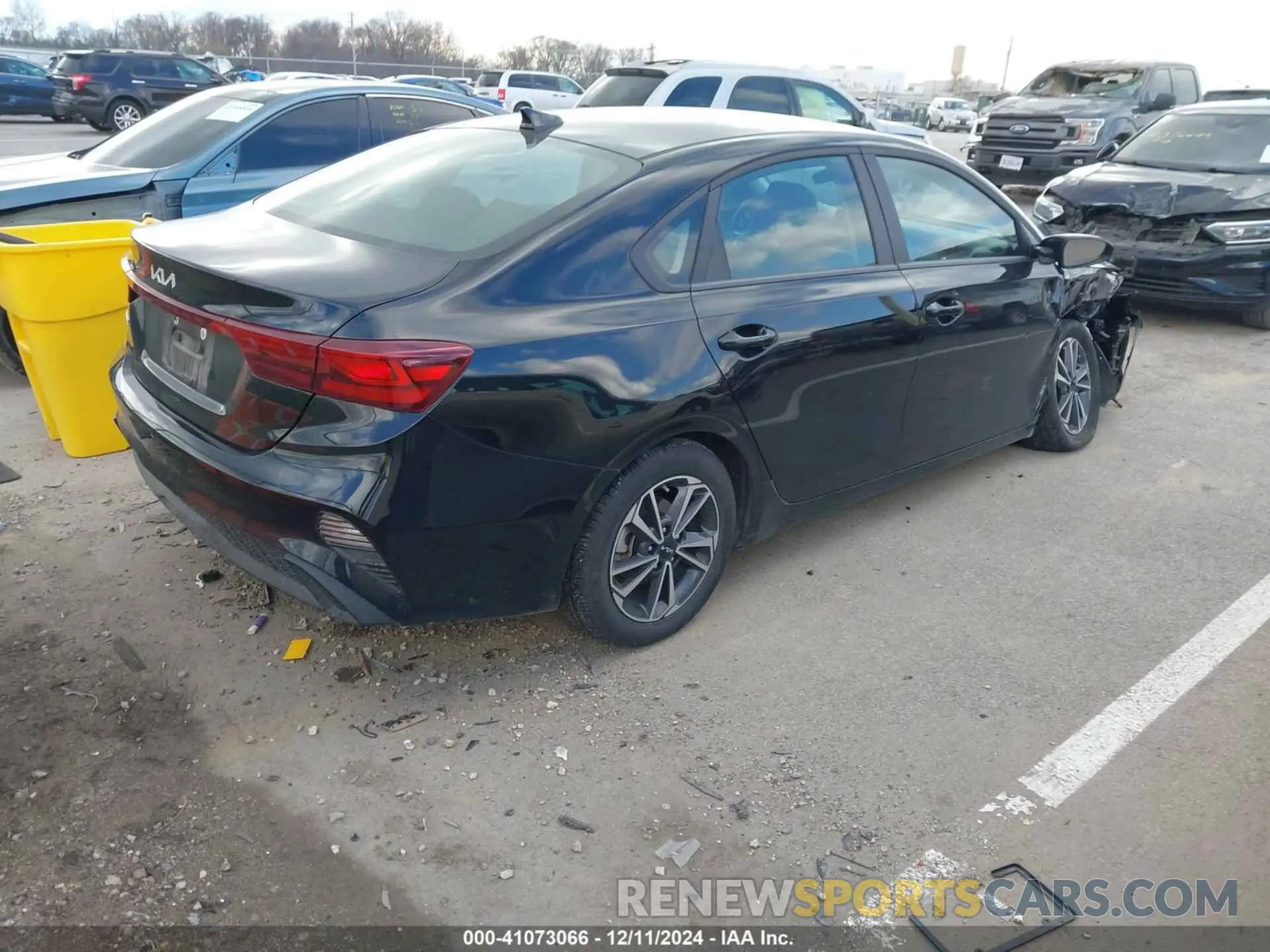 4 fotografías del automóvil dañado 3KPF24AD0RE714776 KIA FORTE 2024
