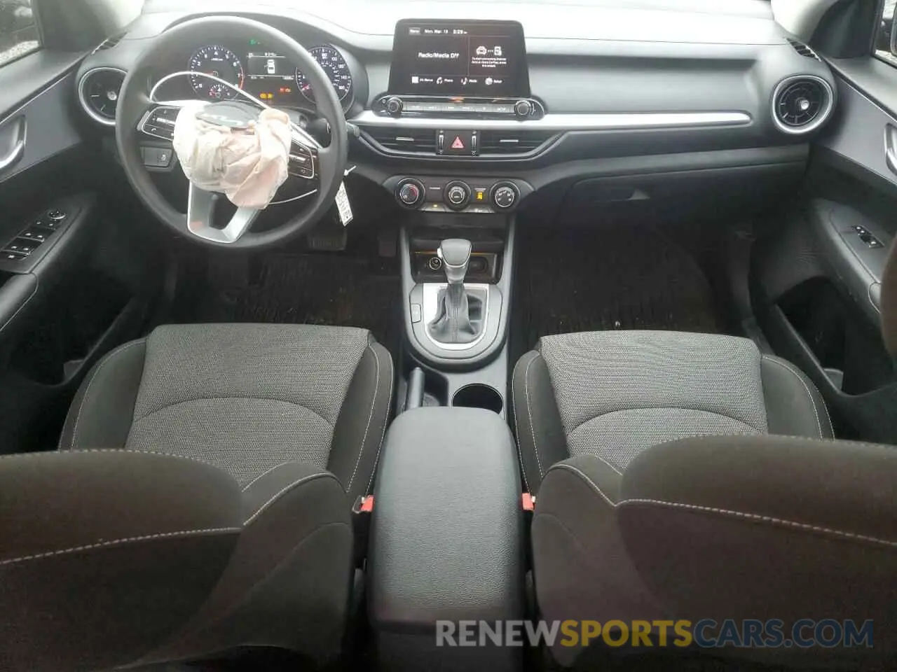8 fotografías del automóvil dañado 3KPF24AD0RE722778 KIA FORTE 2024