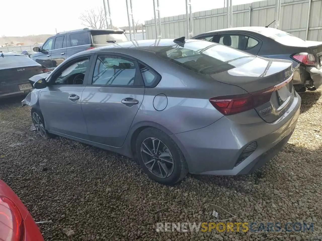2 fotografías del automóvil dañado 3KPF24AD0RE730993 KIA FORTE 2024