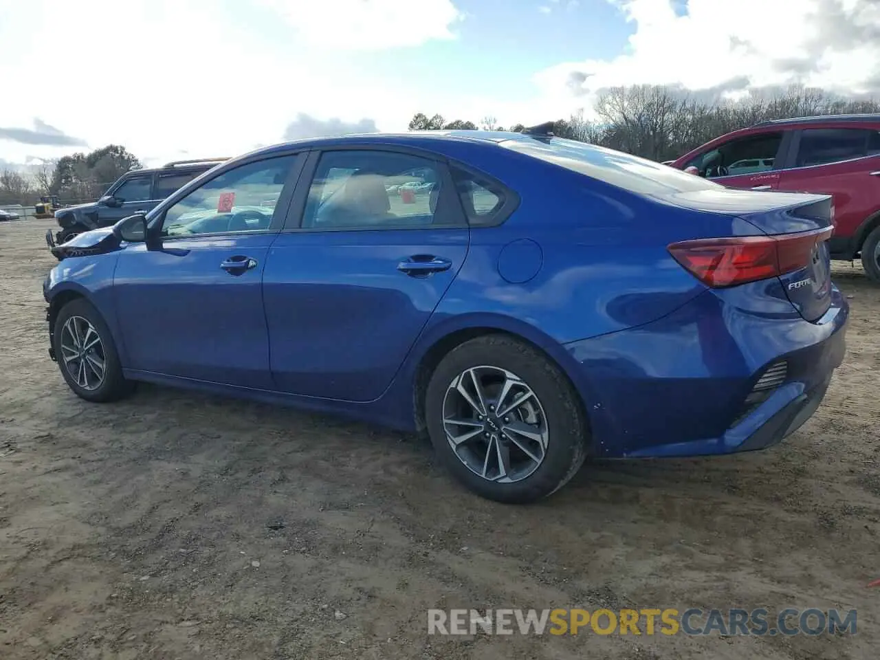 2 fotografías del automóvil dañado 3KPF24AD0RE743095 KIA FORTE 2024