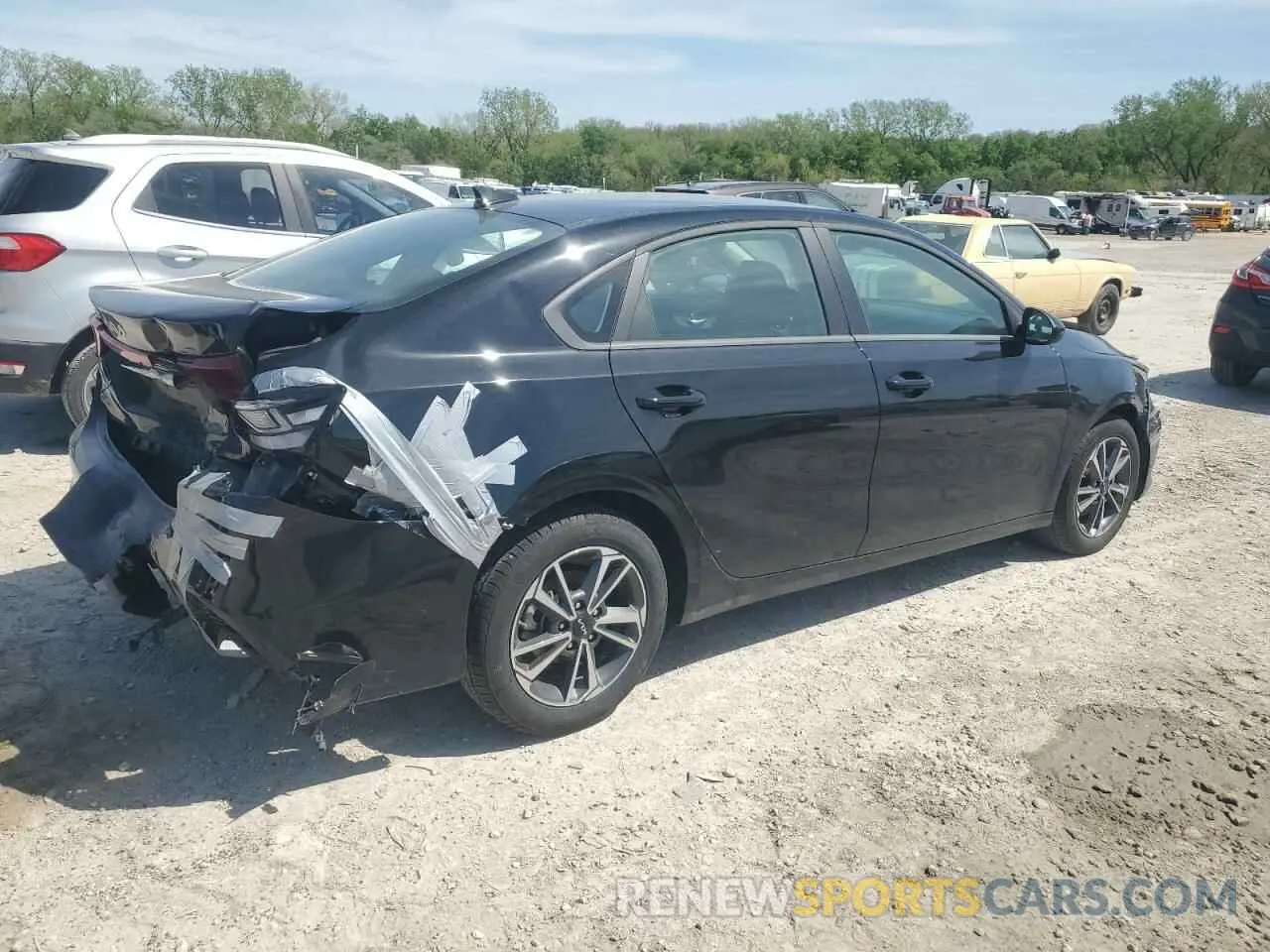 3 fotografías del automóvil dañado 3KPF24AD0RE759104 KIA FORTE 2024