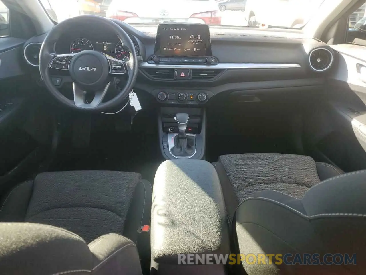 8 fotografías del automóvil dañado 3KPF24AD0RE760625 KIA FORTE 2024