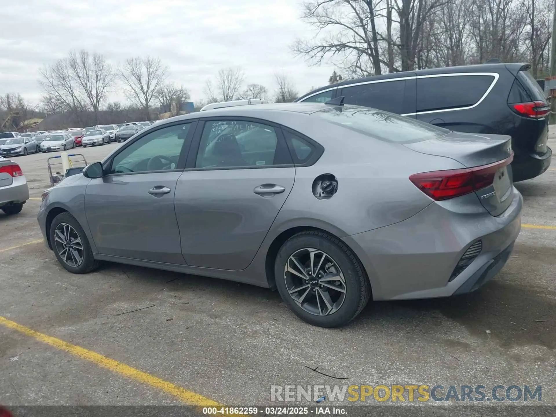 14 fotografías del automóvil dañado 3KPF24AD0RE764643 KIA FORTE 2024