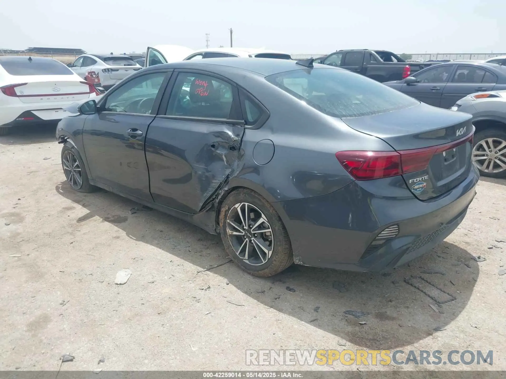3 fotografías del automóvil dañado 3KPF24AD0RE771303 KIA FORTE 2024