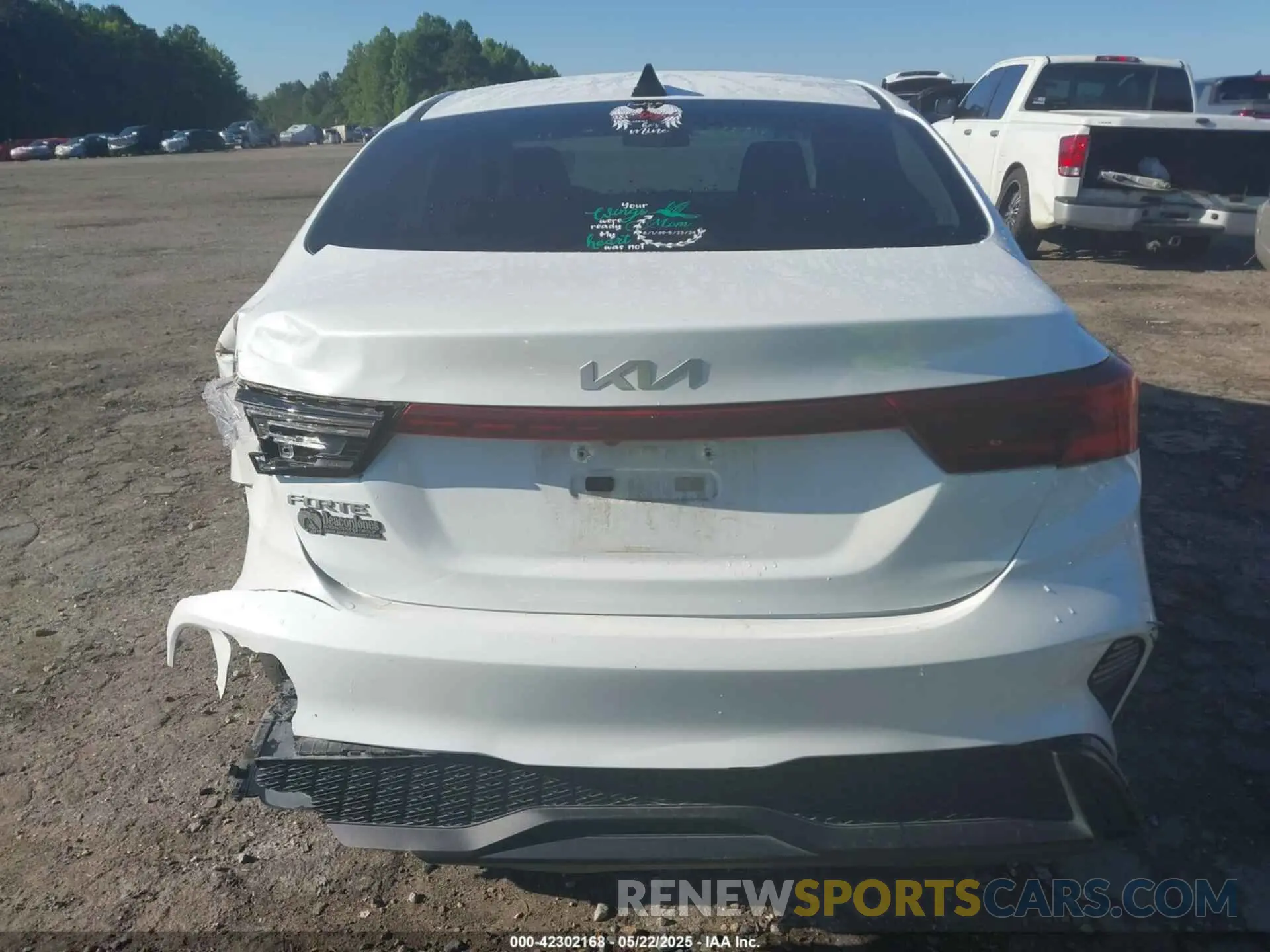 16 fotografías del automóvil dañado 3KPF24AD0RE778218 KIA FORTE 2024