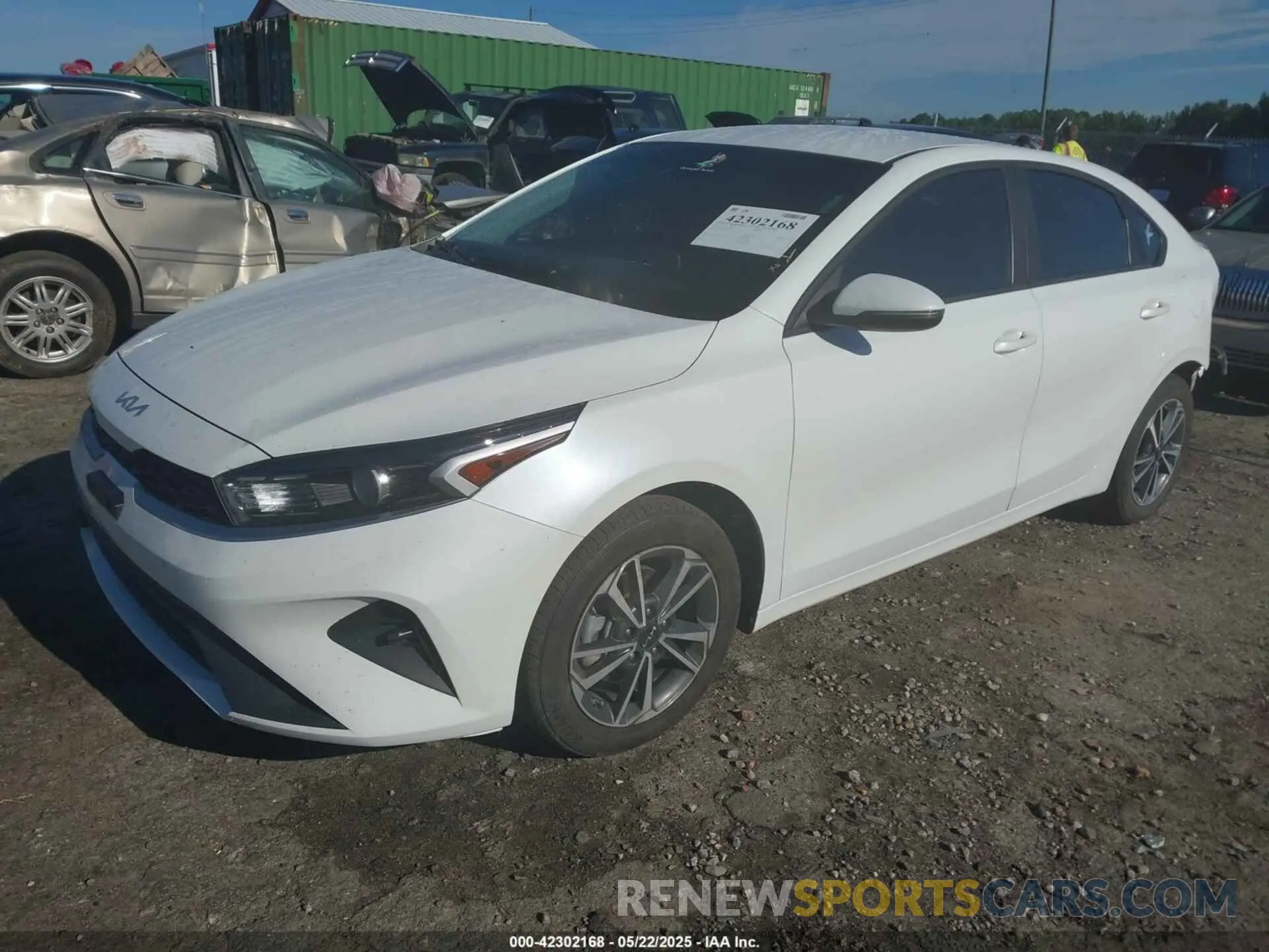 2 fotografías del automóvil dañado 3KPF24AD0RE778218 KIA FORTE 2024