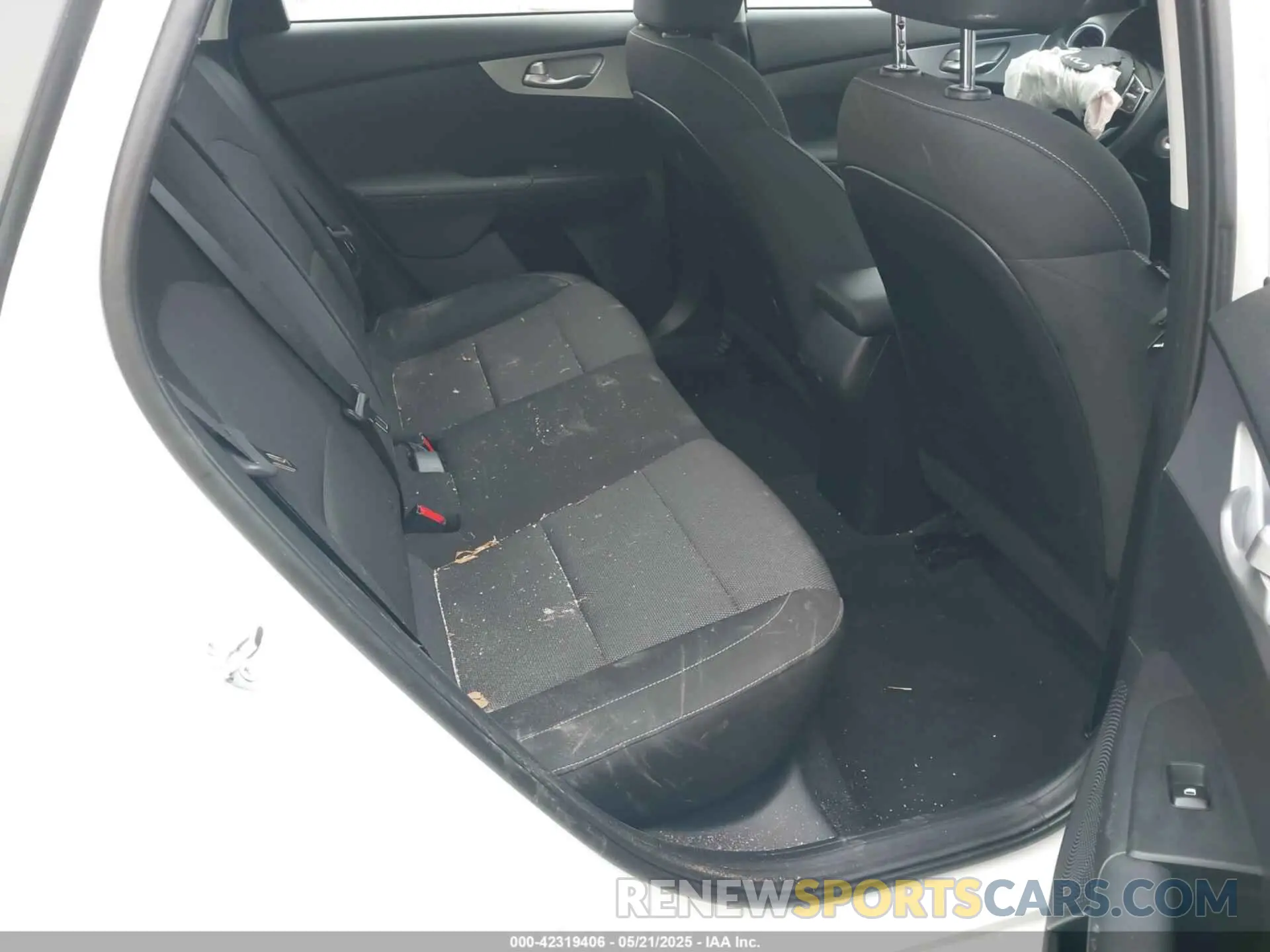 8 fotografías del automóvil dañado 3KPF24AD0RE782883 KIA FORTE 2024