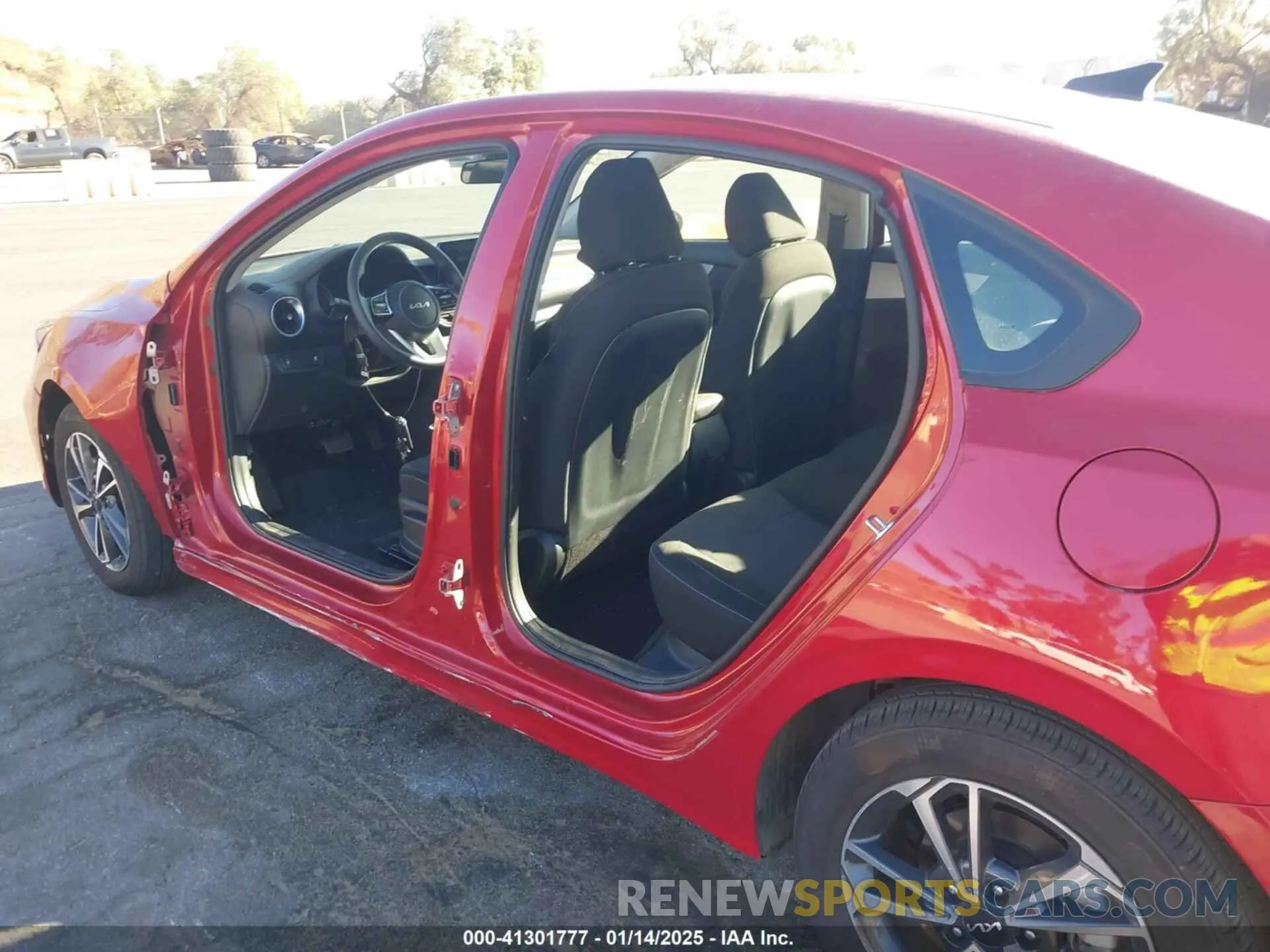 18 fotografías del automóvil dañado 3KPF24AD0RE793446 KIA FORTE 2024