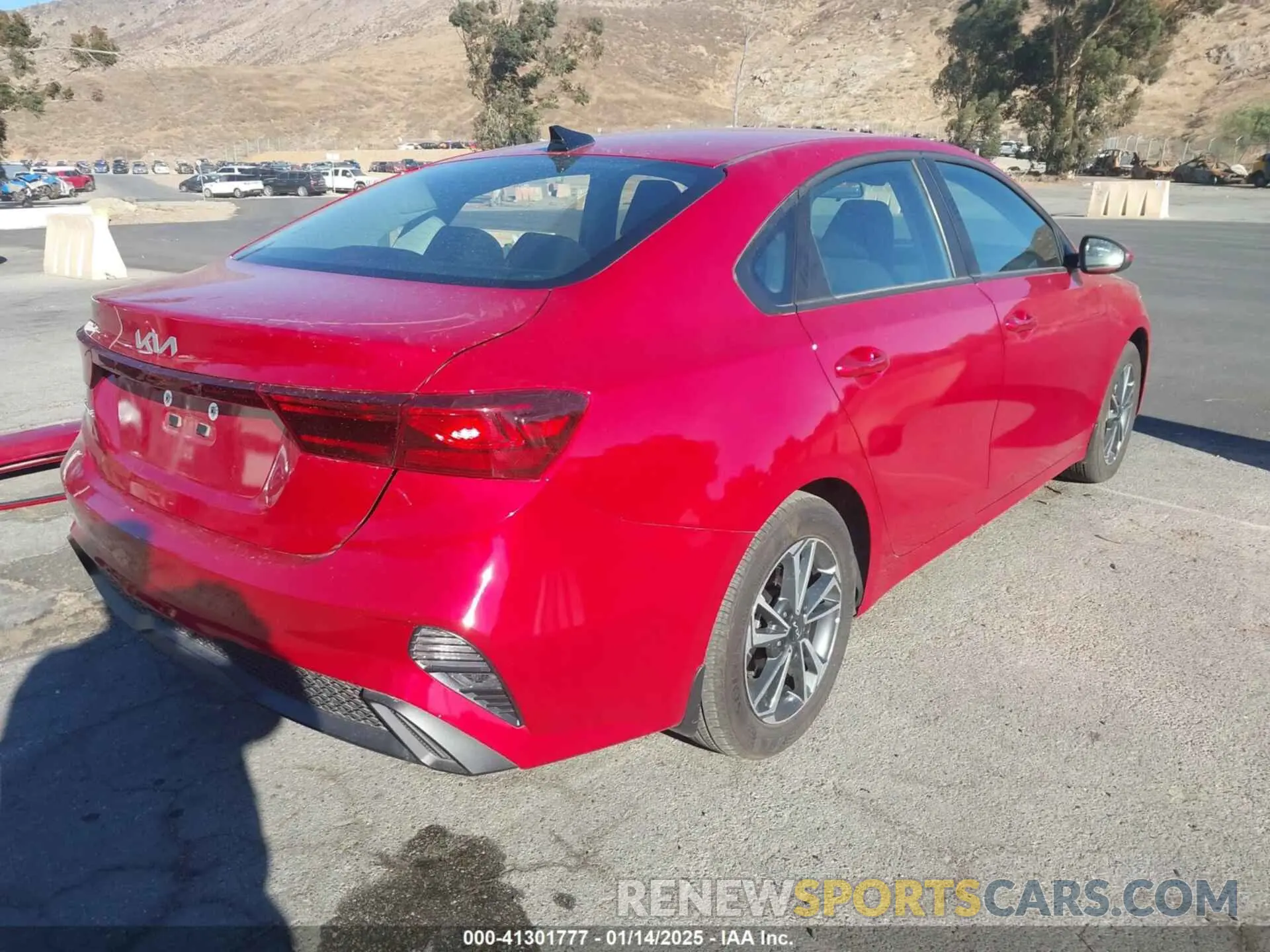 4 fotografías del automóvil dañado 3KPF24AD0RE793446 KIA FORTE 2024