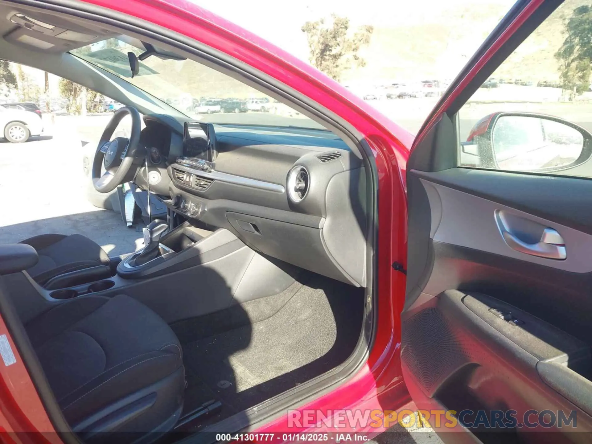 5 fotografías del automóvil dañado 3KPF24AD0RE793446 KIA FORTE 2024