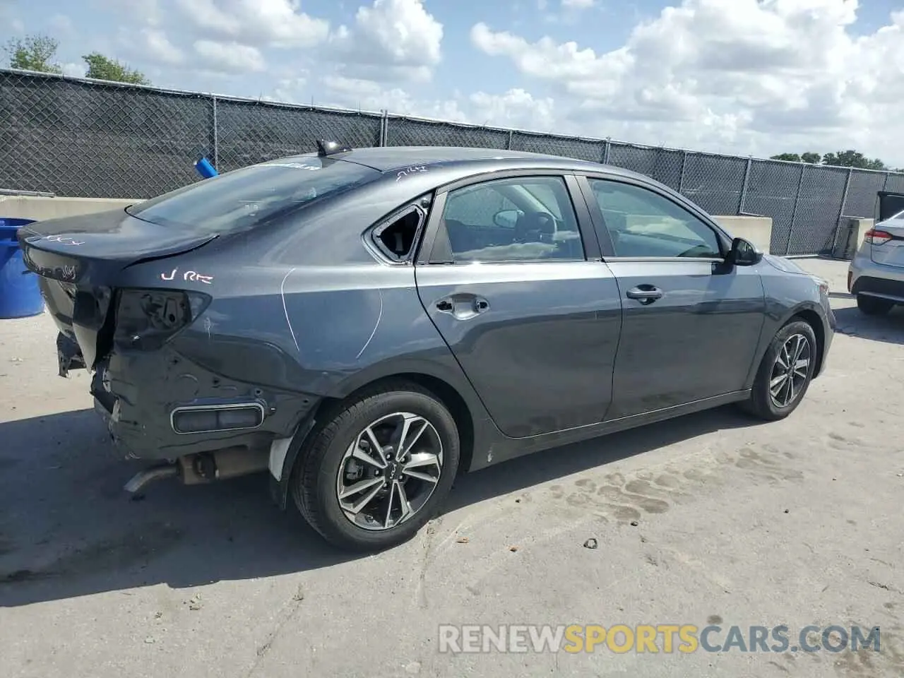 3 fotografías del automóvil dañado 3KPF24AD0RE800637 KIA FORTE 2024
