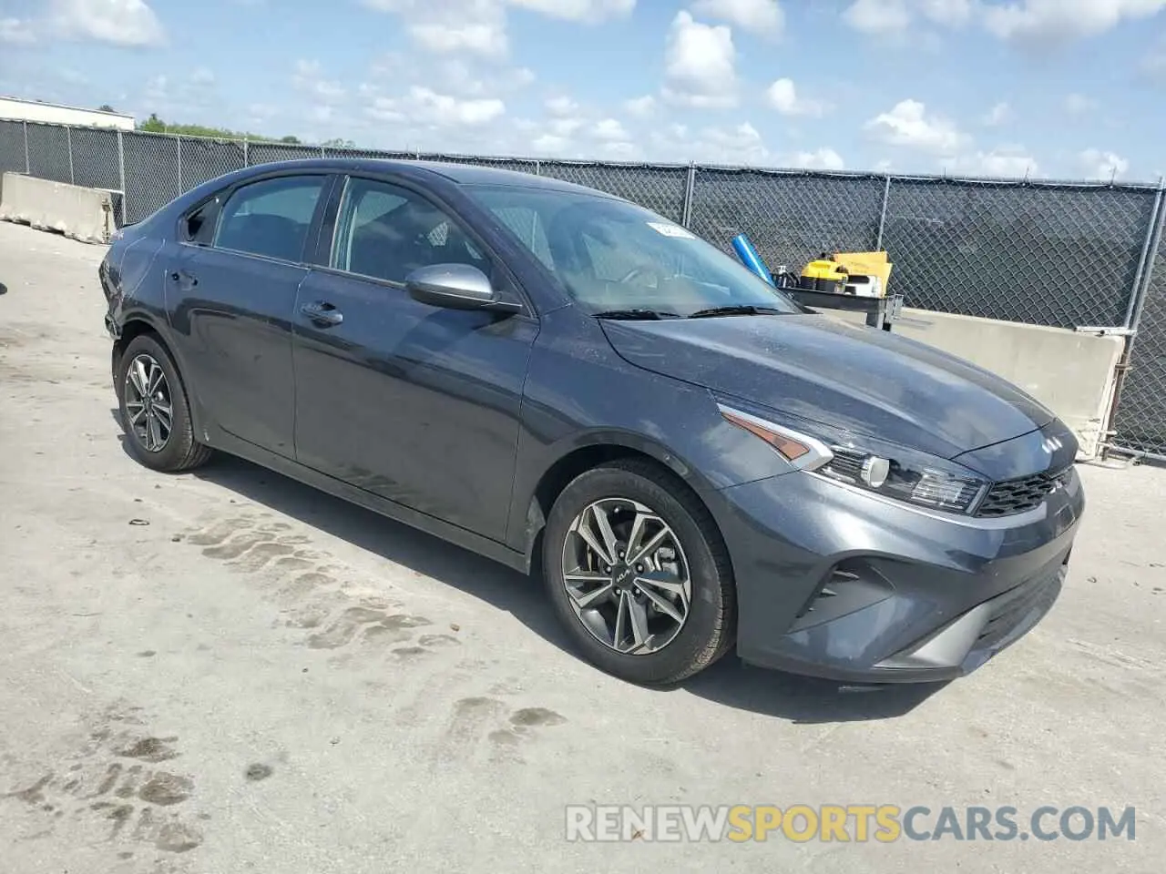 4 fotografías del automóvil dañado 3KPF24AD0RE800637 KIA FORTE 2024