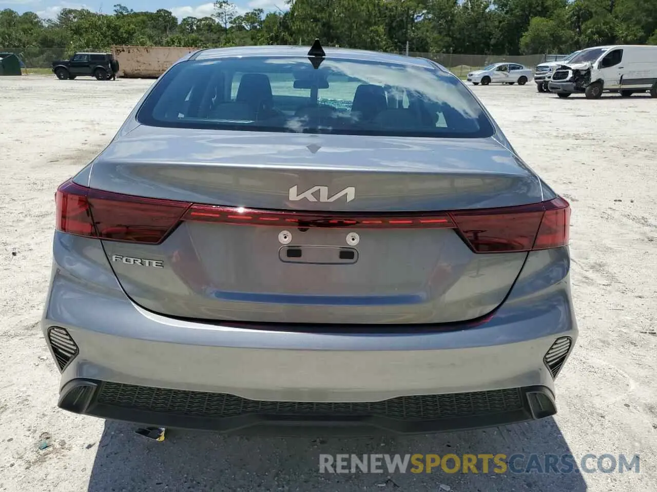 6 fotografías del automóvil dañado 3KPF24AD0RE812433 KIA FORTE 2024