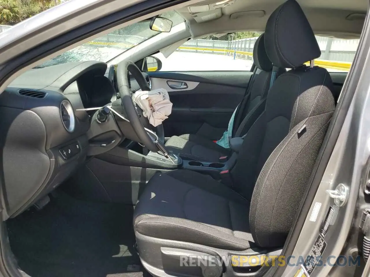 7 fotografías del automóvil dañado 3KPF24AD0RE812433 KIA FORTE 2024