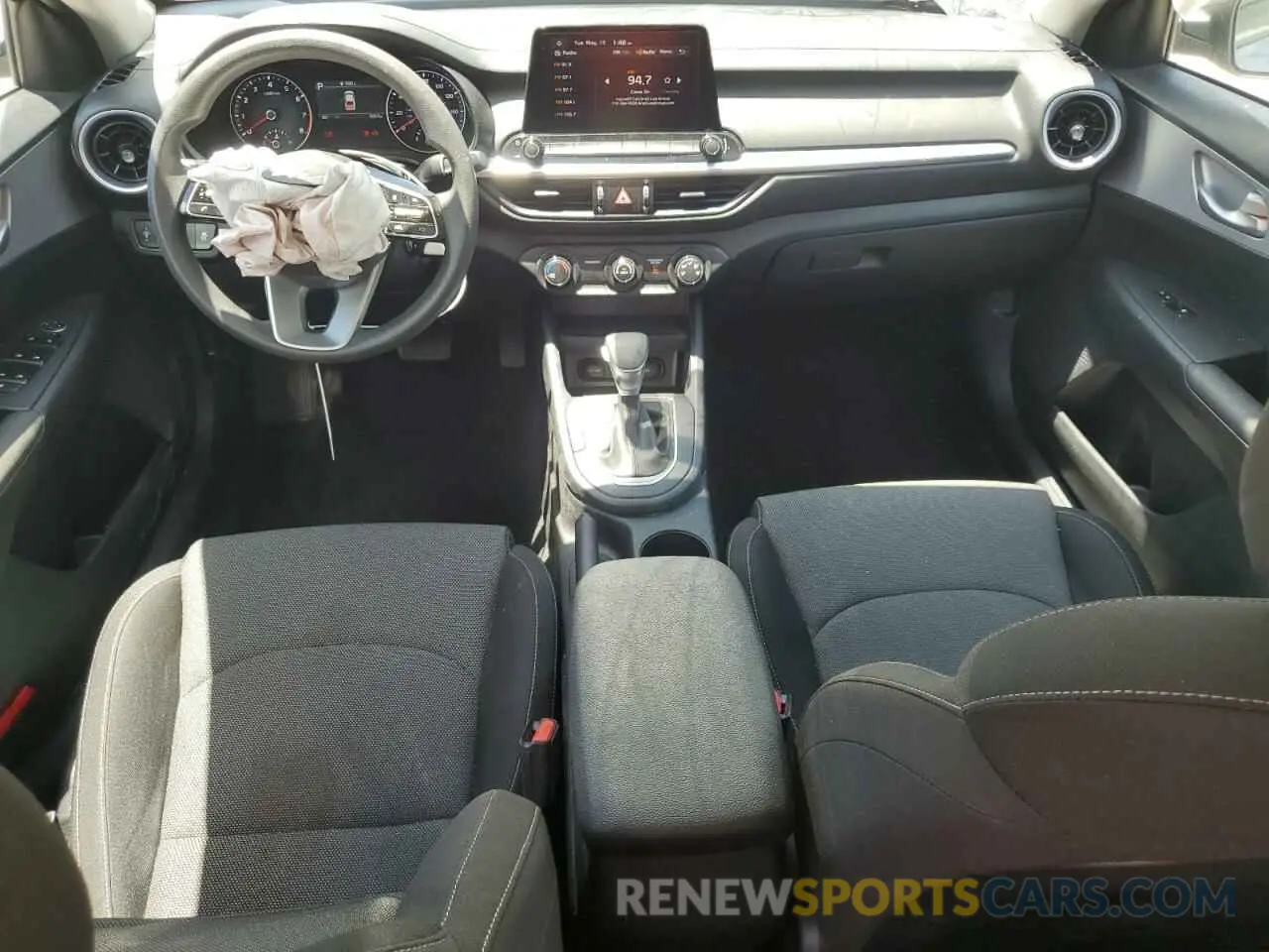 8 fotografías del automóvil dañado 3KPF24AD0RE812433 KIA FORTE 2024