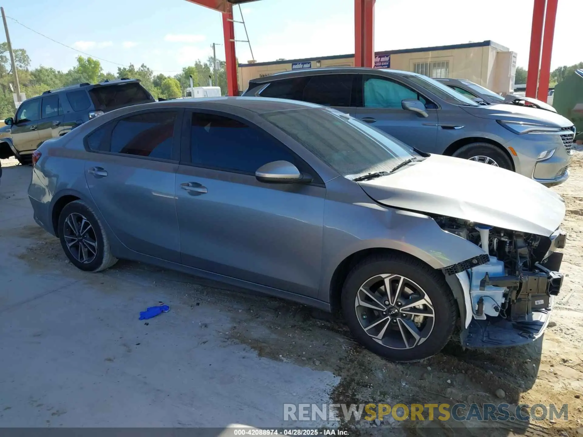14 fotografías del automóvil dañado 3KPF24AD0RE813081 KIA FORTE 2024