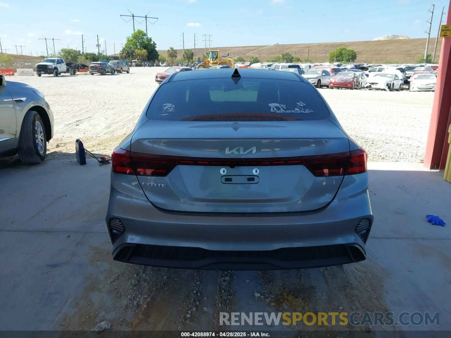 17 fotografías del automóvil dañado 3KPF24AD0RE813081 KIA FORTE 2024