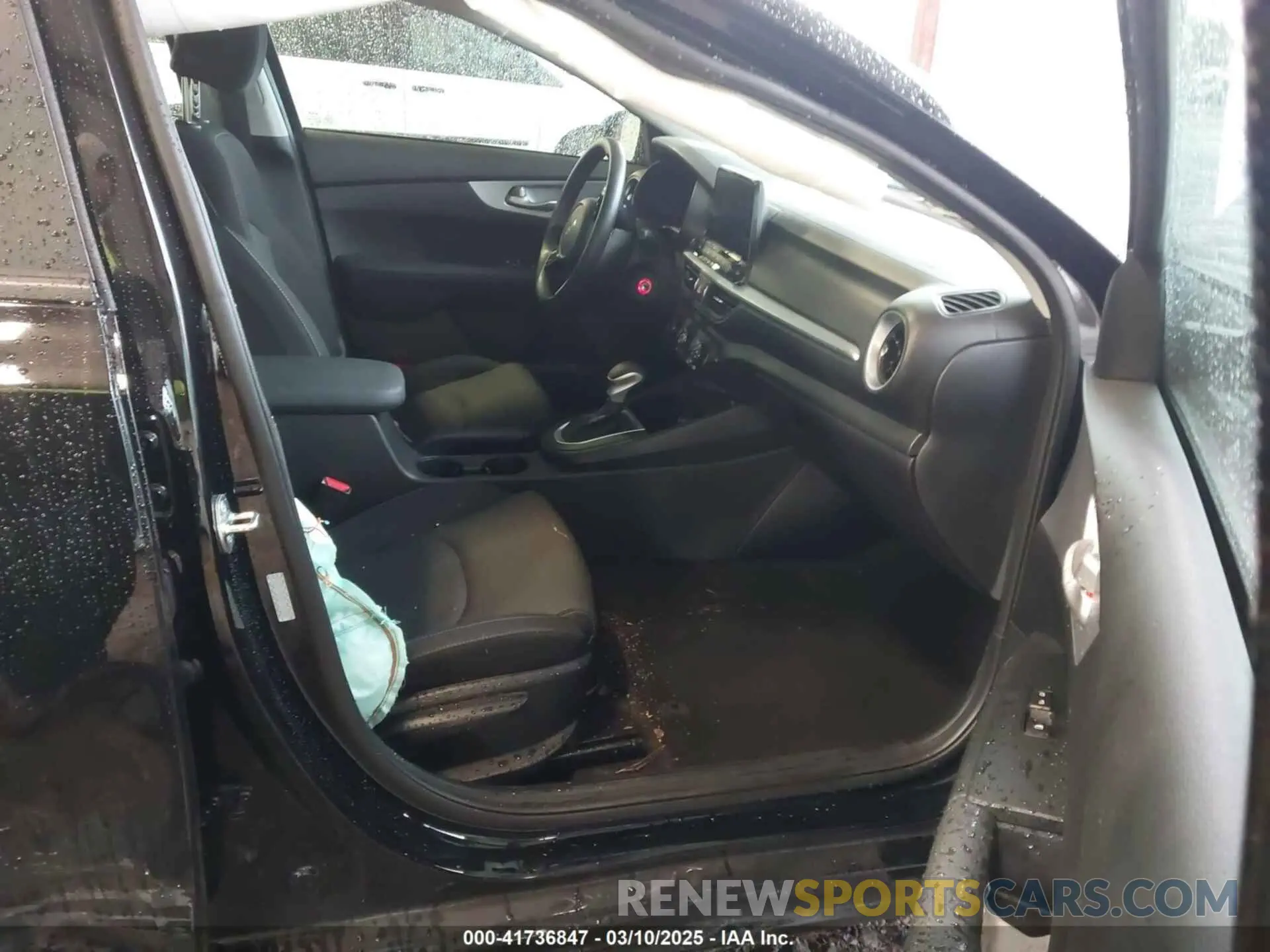 5 fotografías del automóvil dañado 3KPF24AD0RE823948 KIA FORTE 2024