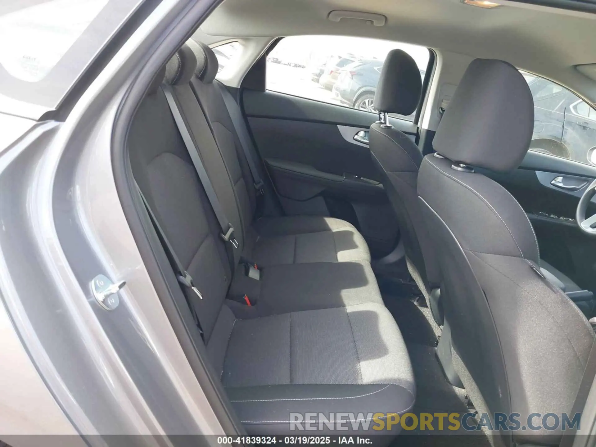 8 fotografías del automóvil dañado 3KPF24AD0RE836196 KIA FORTE 2024