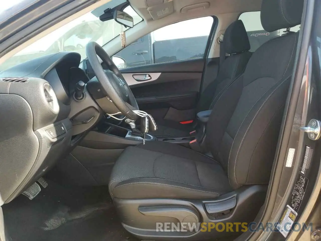 7 fotografías del automóvil dañado 3KPF24AD1RE715127 KIA FORTE 2024