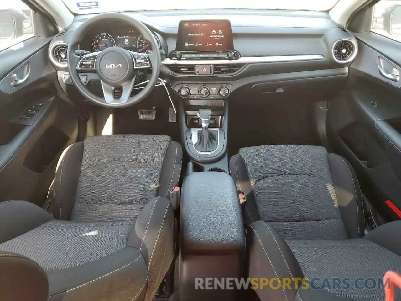 8 fotografías del automóvil dañado 3KPF24AD1RE715127 KIA FORTE 2024