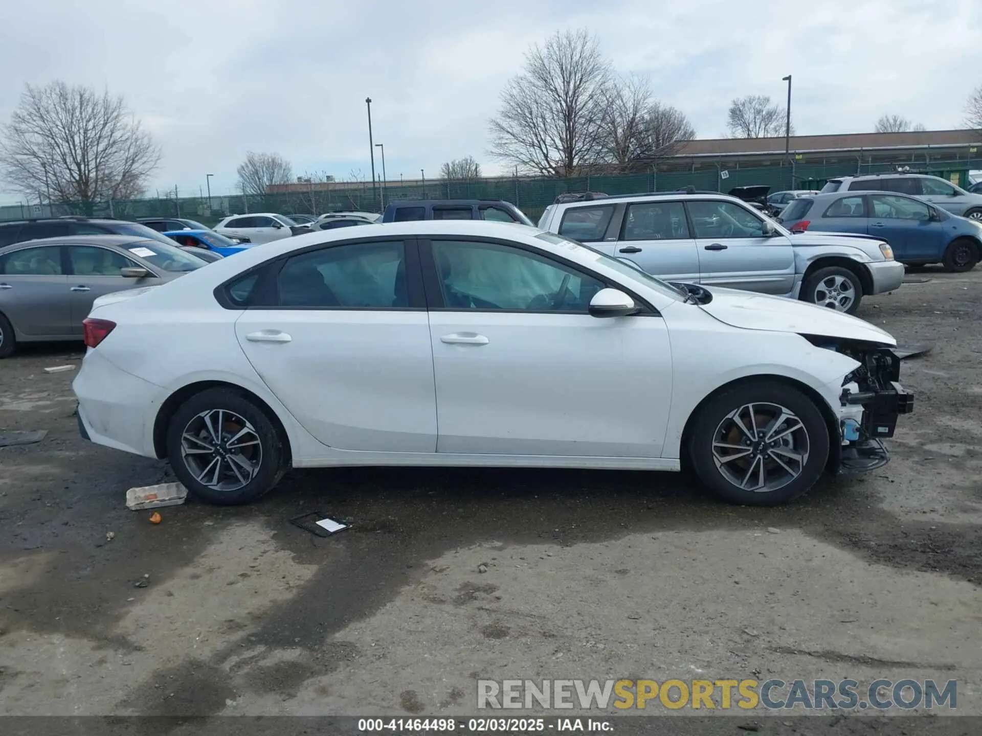 12 fotografías del automóvil dañado 3KPF24AD1RE719081 KIA FORTE 2024