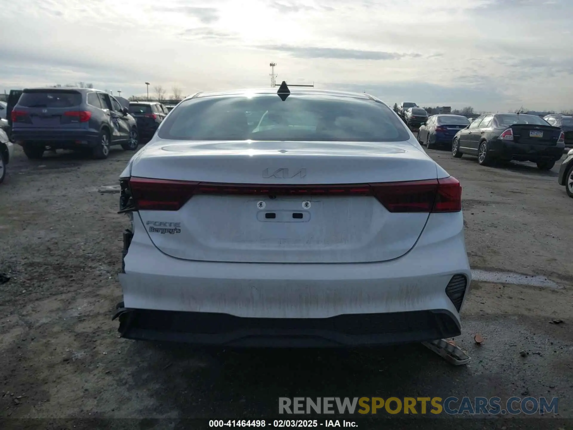 15 fotografías del automóvil dañado 3KPF24AD1RE719081 KIA FORTE 2024