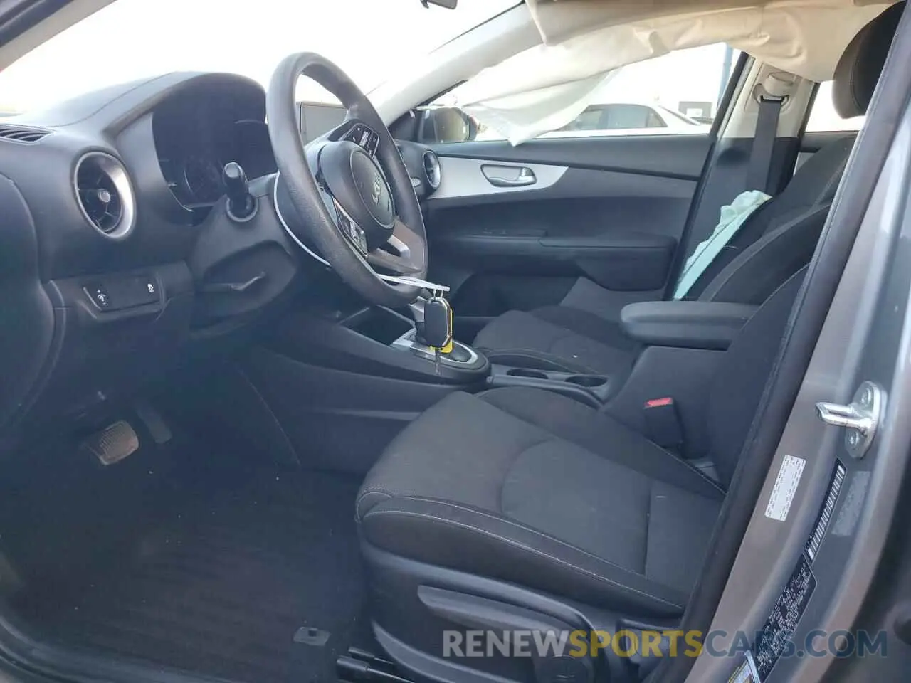 7 fotografías del automóvil dañado 3KPF24AD1RE723342 KIA FORTE 2024