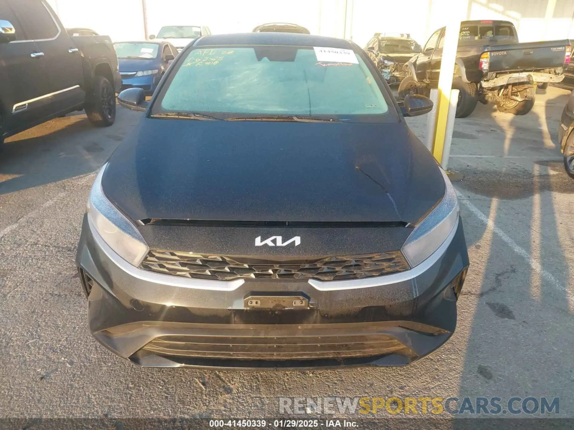 12 fotografías del automóvil dañado 3KPF24AD1RE726340 KIA FORTE 2024