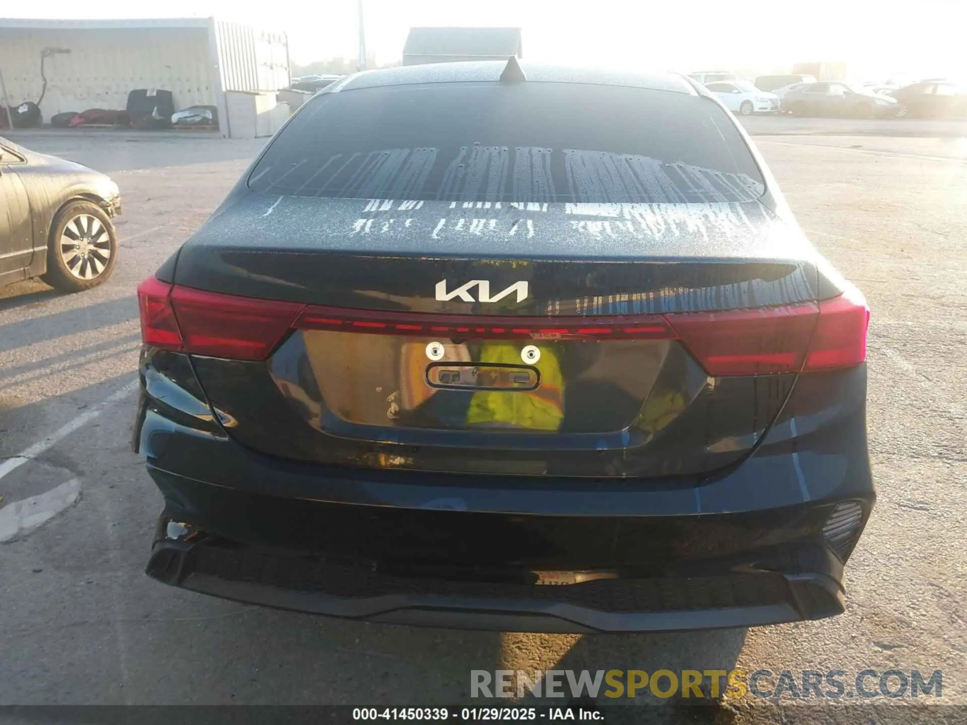 16 fotografías del automóvil dañado 3KPF24AD1RE726340 KIA FORTE 2024