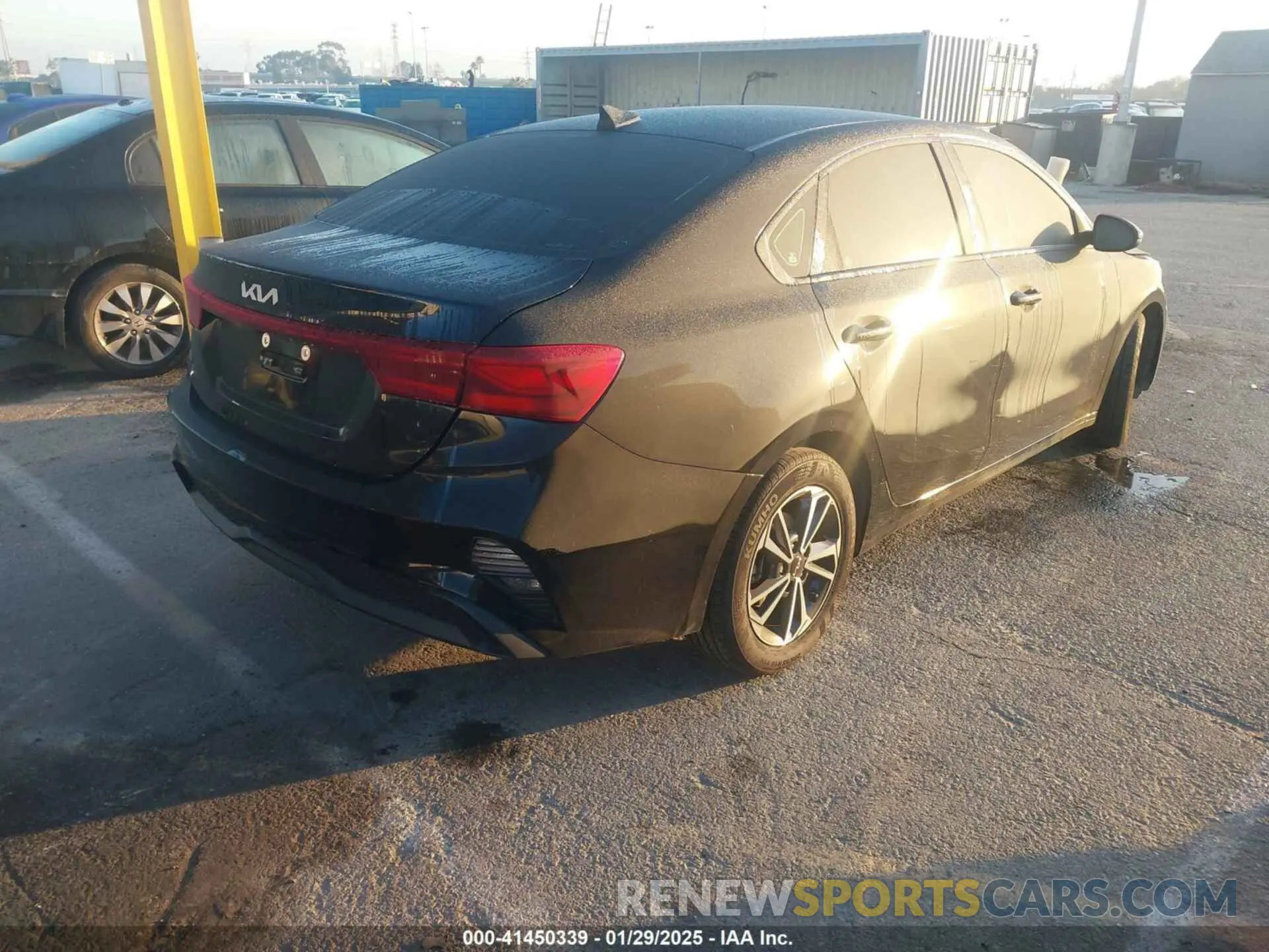 4 fotografías del automóvil dañado 3KPF24AD1RE726340 KIA FORTE 2024