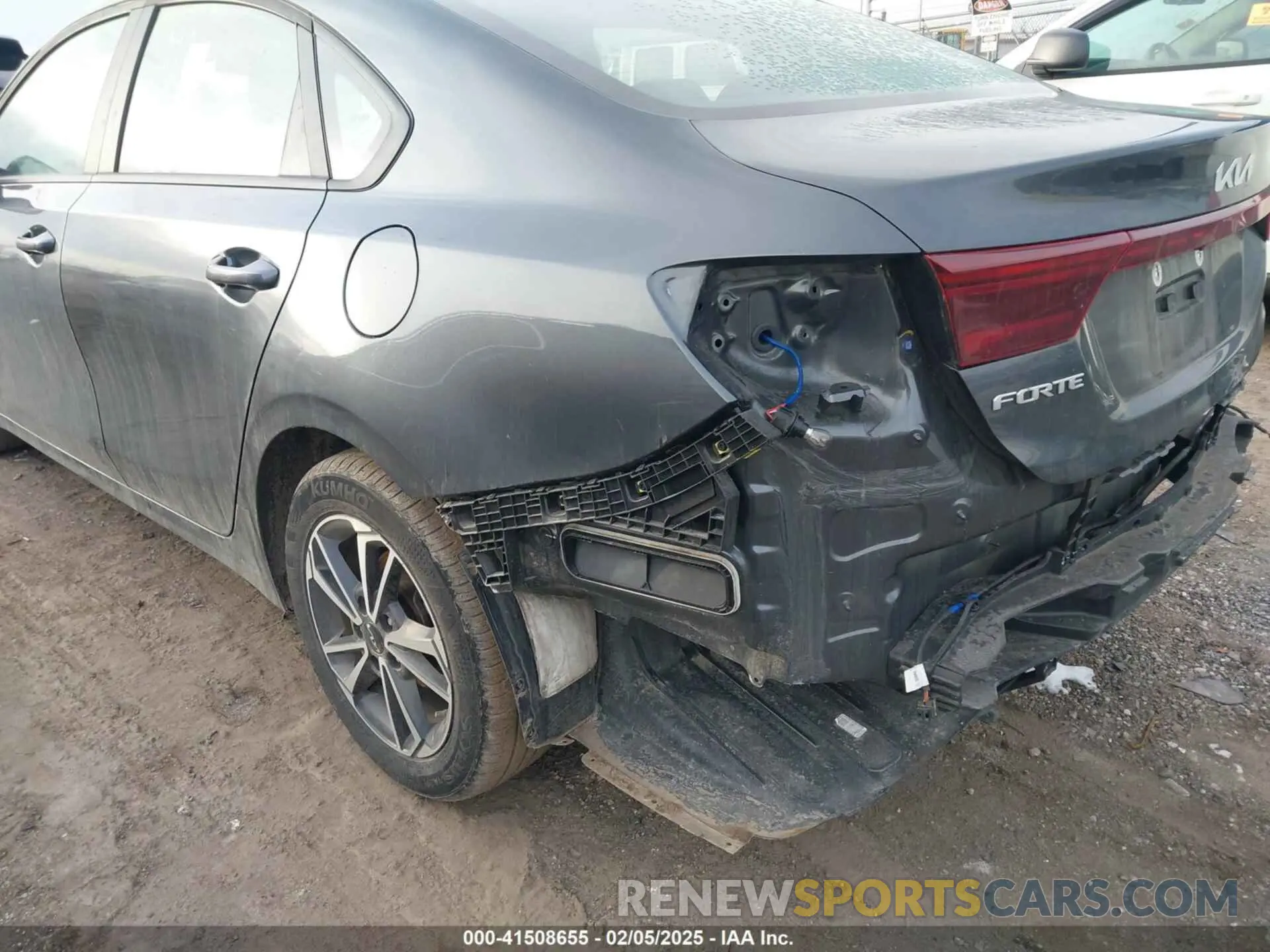 19 fotografías del automóvil dañado 3KPF24AD1RE739914 KIA FORTE 2024