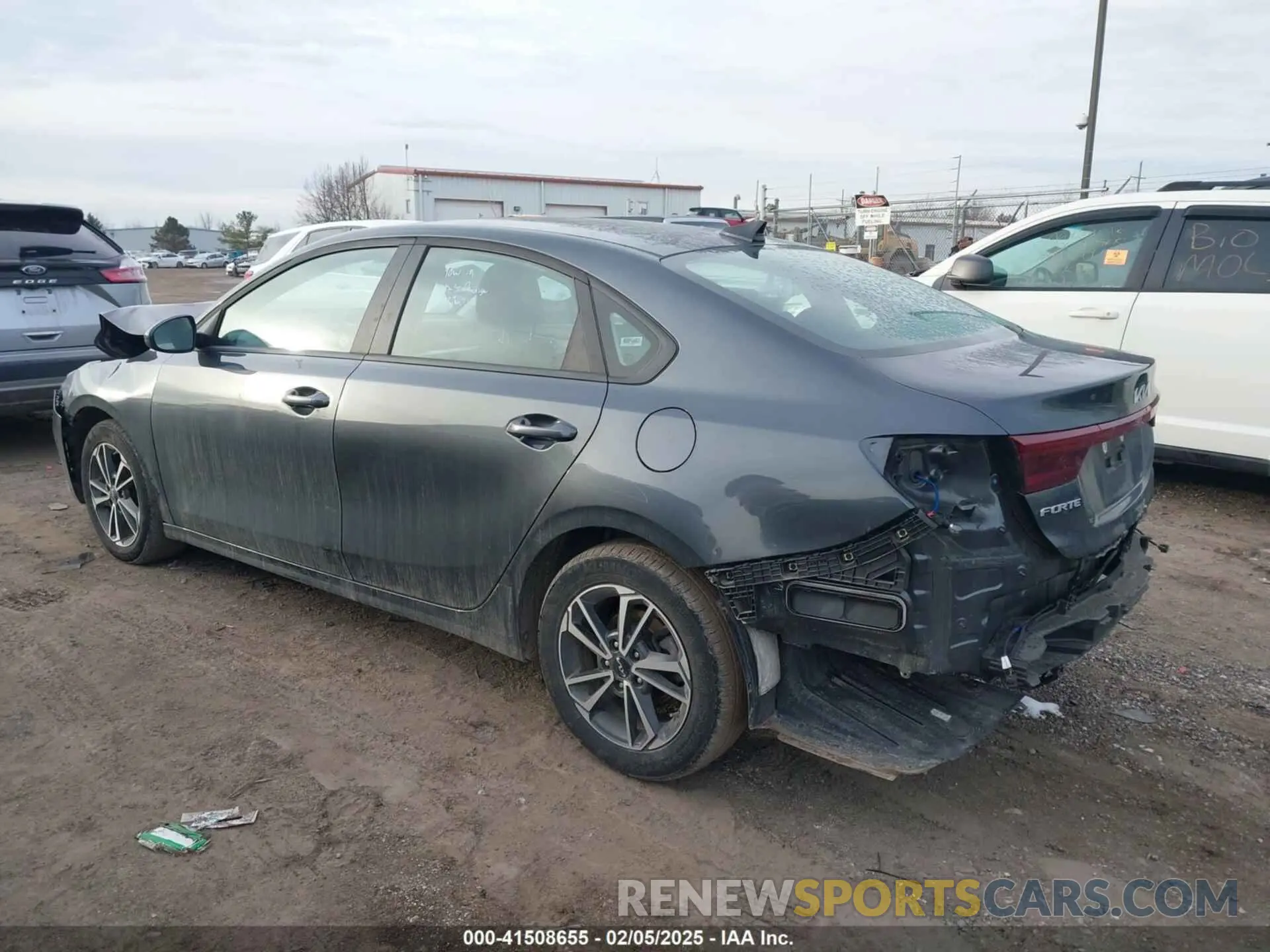 3 fotografías del automóvil dañado 3KPF24AD1RE739914 KIA FORTE 2024