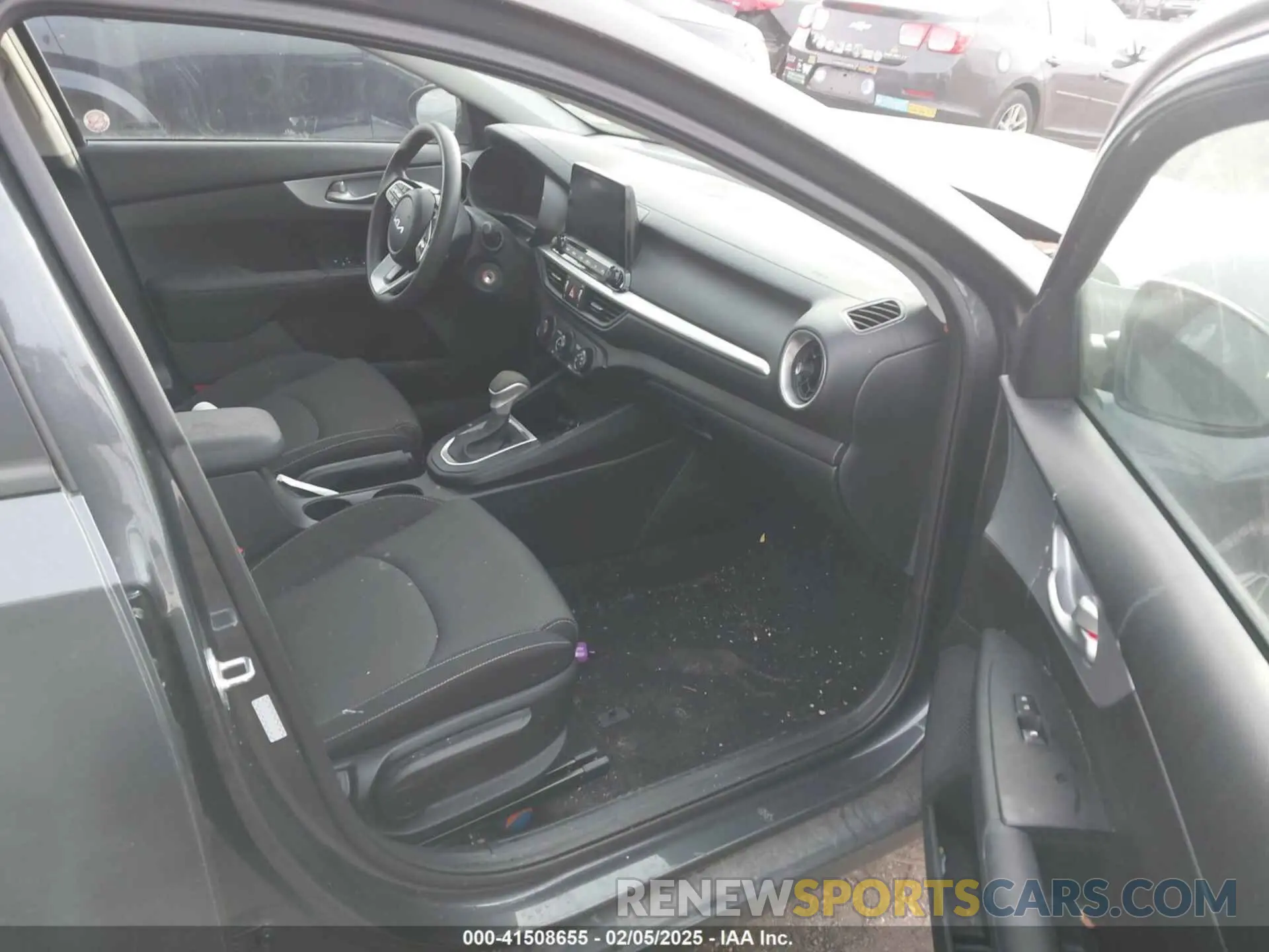 5 fotografías del automóvil dañado 3KPF24AD1RE739914 KIA FORTE 2024