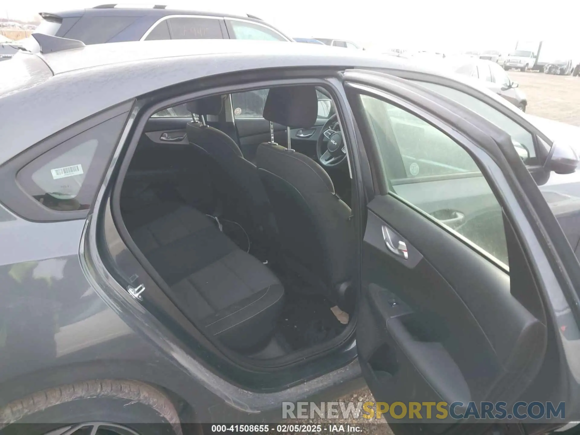 8 fotografías del automóvil dañado 3KPF24AD1RE739914 KIA FORTE 2024