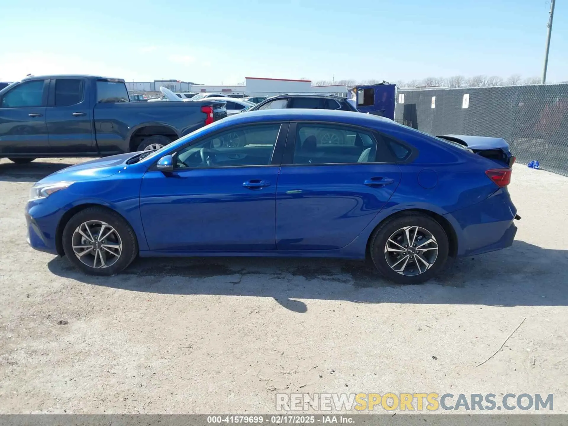 14 fotografías del automóvil dañado 3KPF24AD1RE781063 KIA FORTE 2024