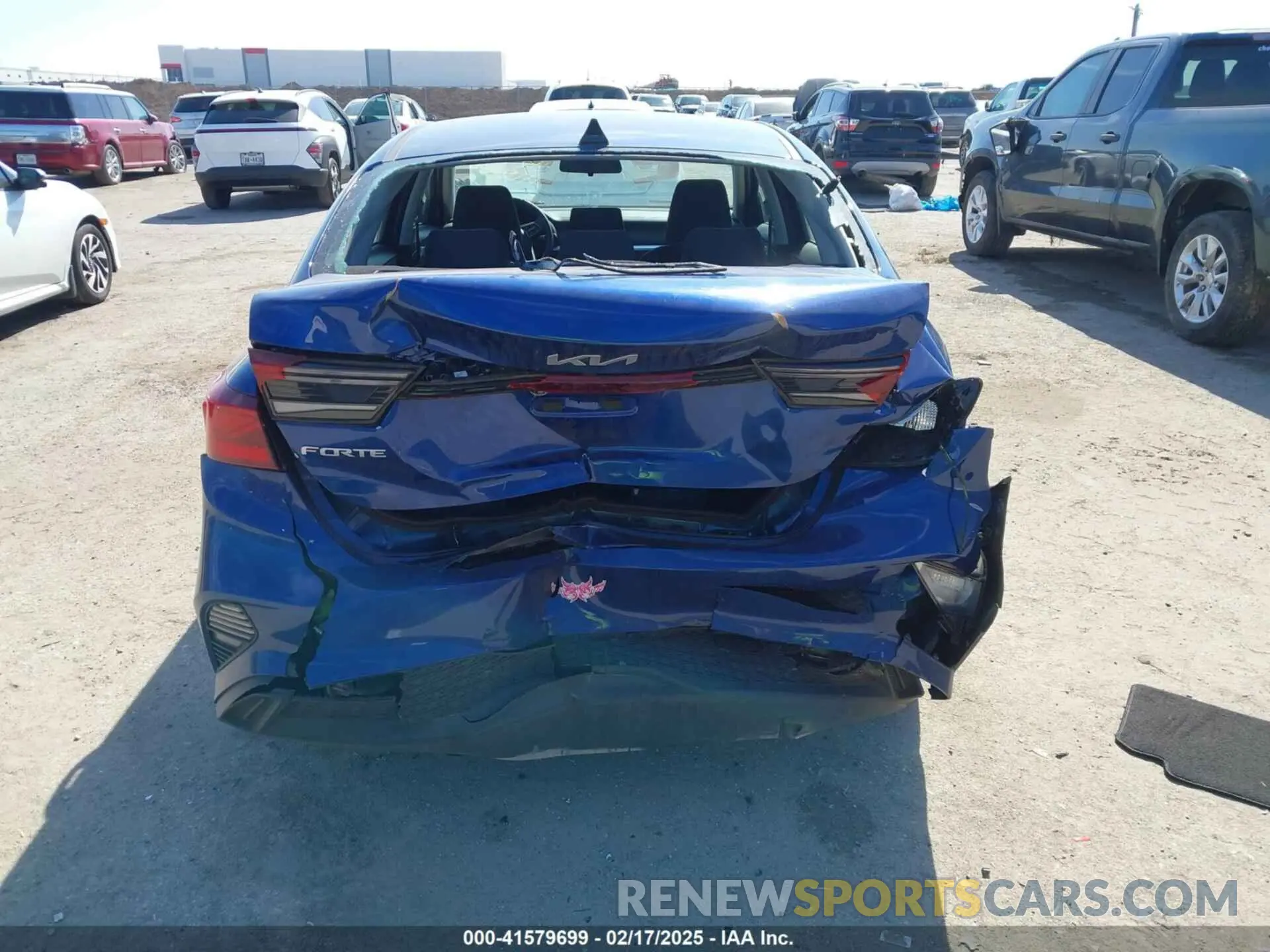 16 fotografías del automóvil dañado 3KPF24AD1RE781063 KIA FORTE 2024