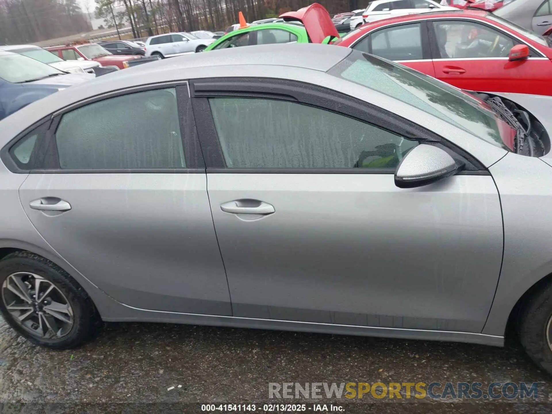 13 fotografías del automóvil dañado 3KPF24AD1RE789888 KIA FORTE 2024