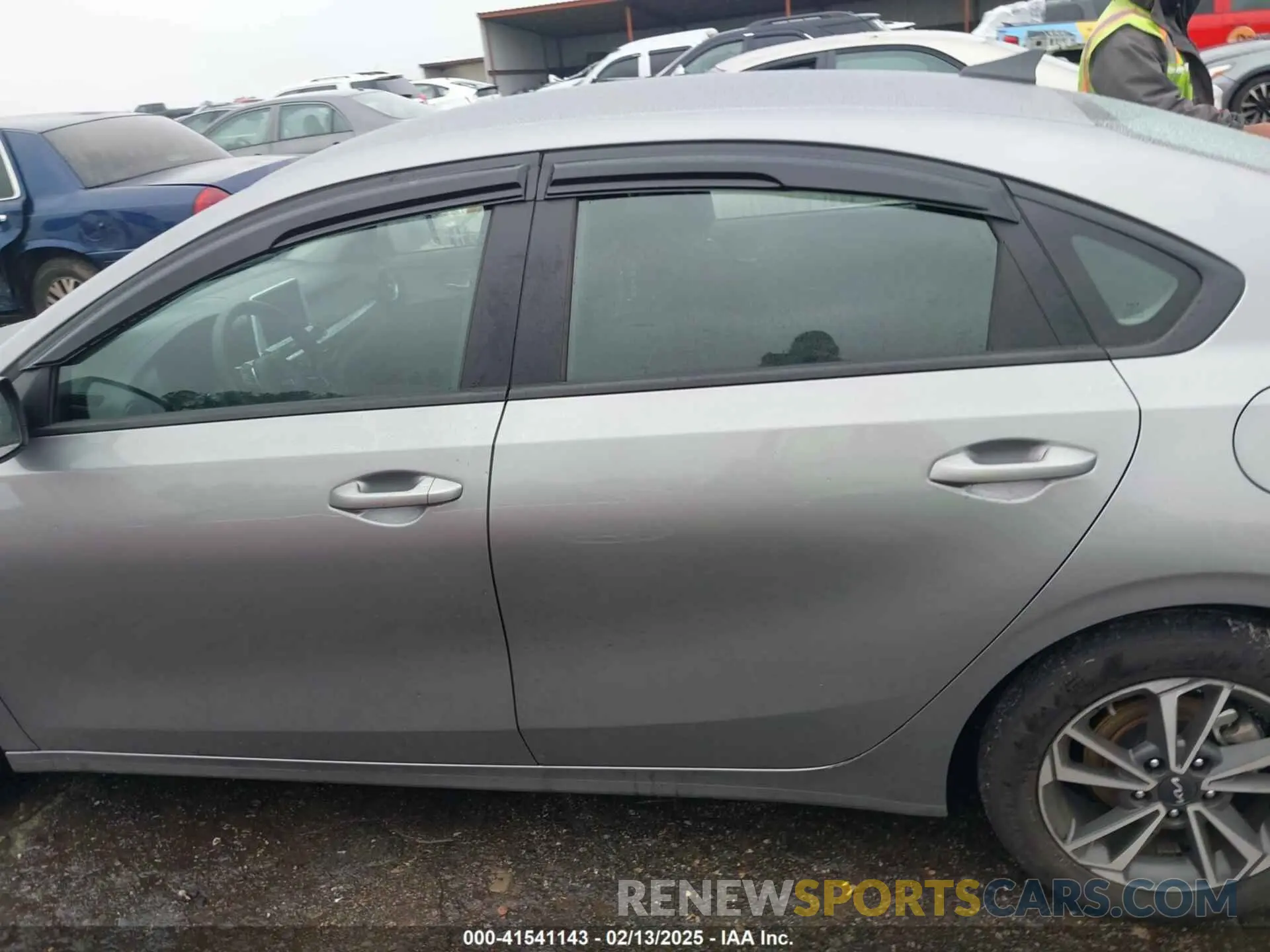 14 fotografías del automóvil dañado 3KPF24AD1RE789888 KIA FORTE 2024