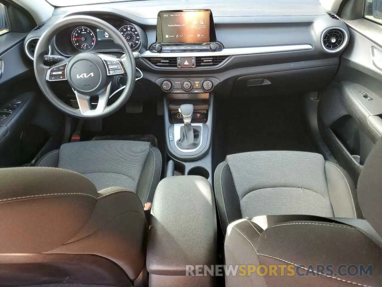 8 fotografías del automóvil dañado 3KPF24AD1RE790491 KIA FORTE 2024