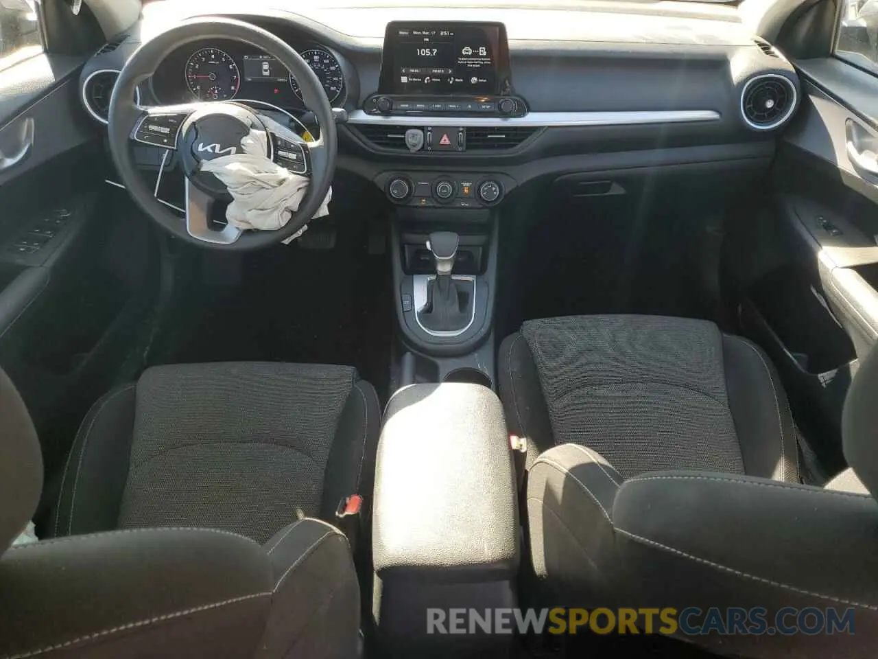 8 fotografías del automóvil dañado 3KPF24AD1RE793844 KIA FORTE 2024