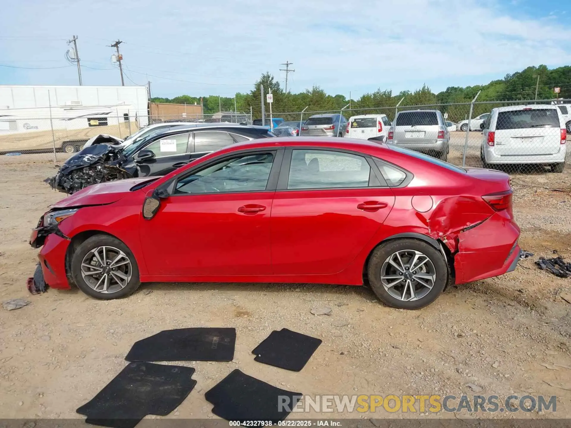 13 fotografías del automóvil dañado 3KPF24AD1RE805233 KIA FORTE 2024
