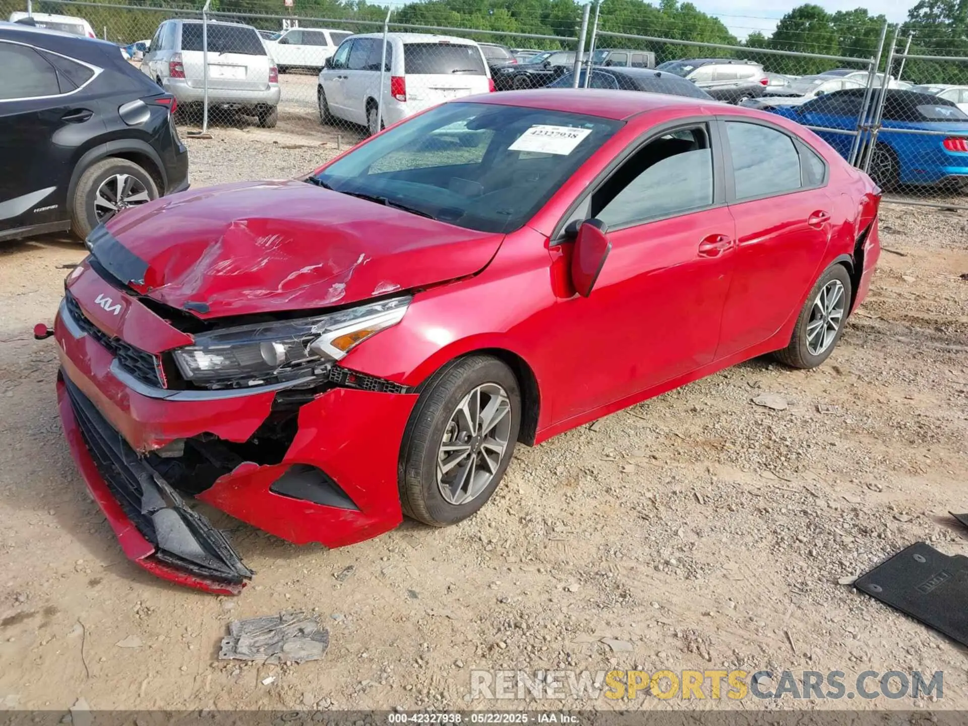 2 fotografías del automóvil dañado 3KPF24AD1RE805233 KIA FORTE 2024