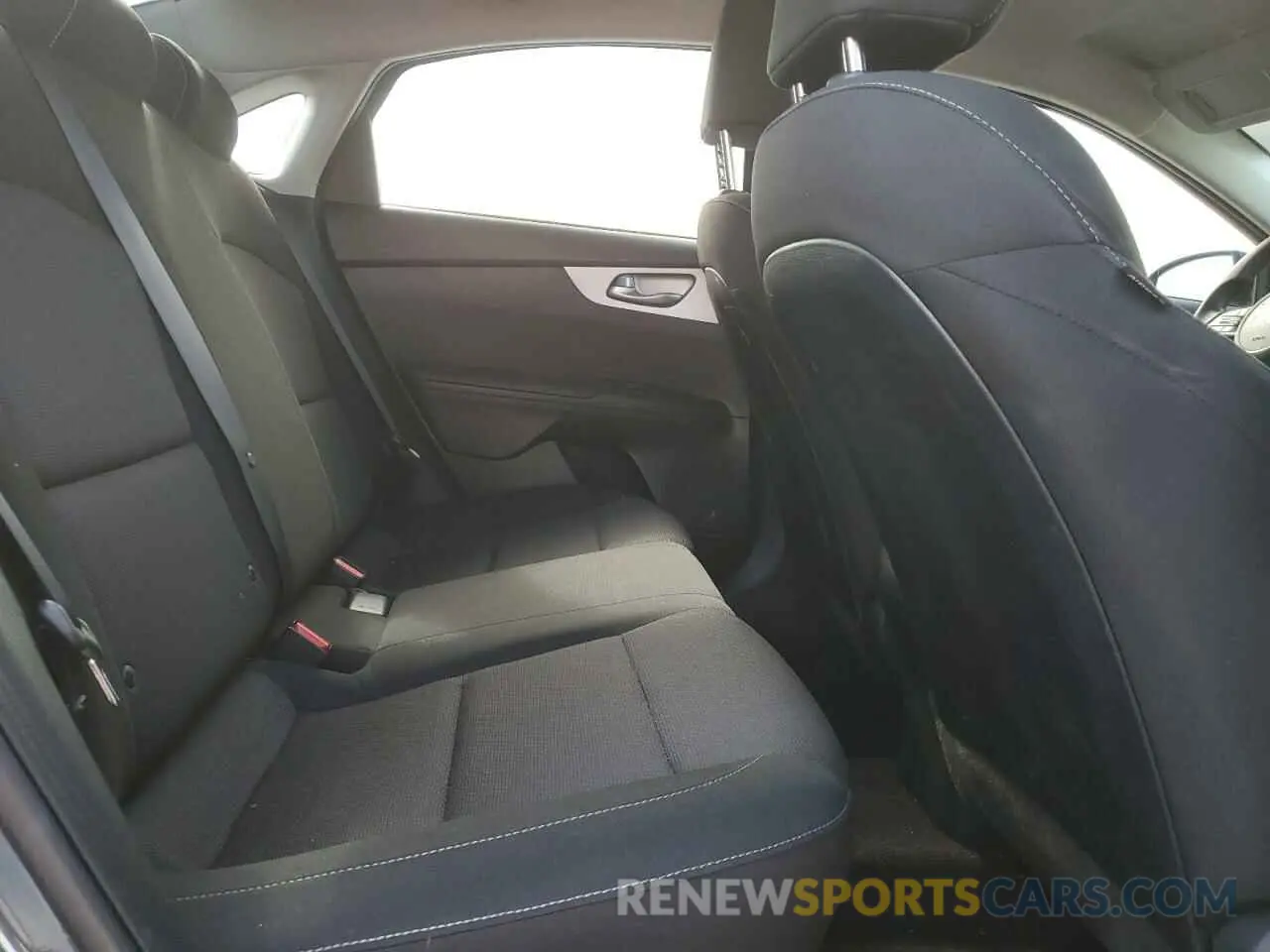 10 fotografías del automóvil dañado 3KPF24AD1RE816653 KIA FORTE 2024