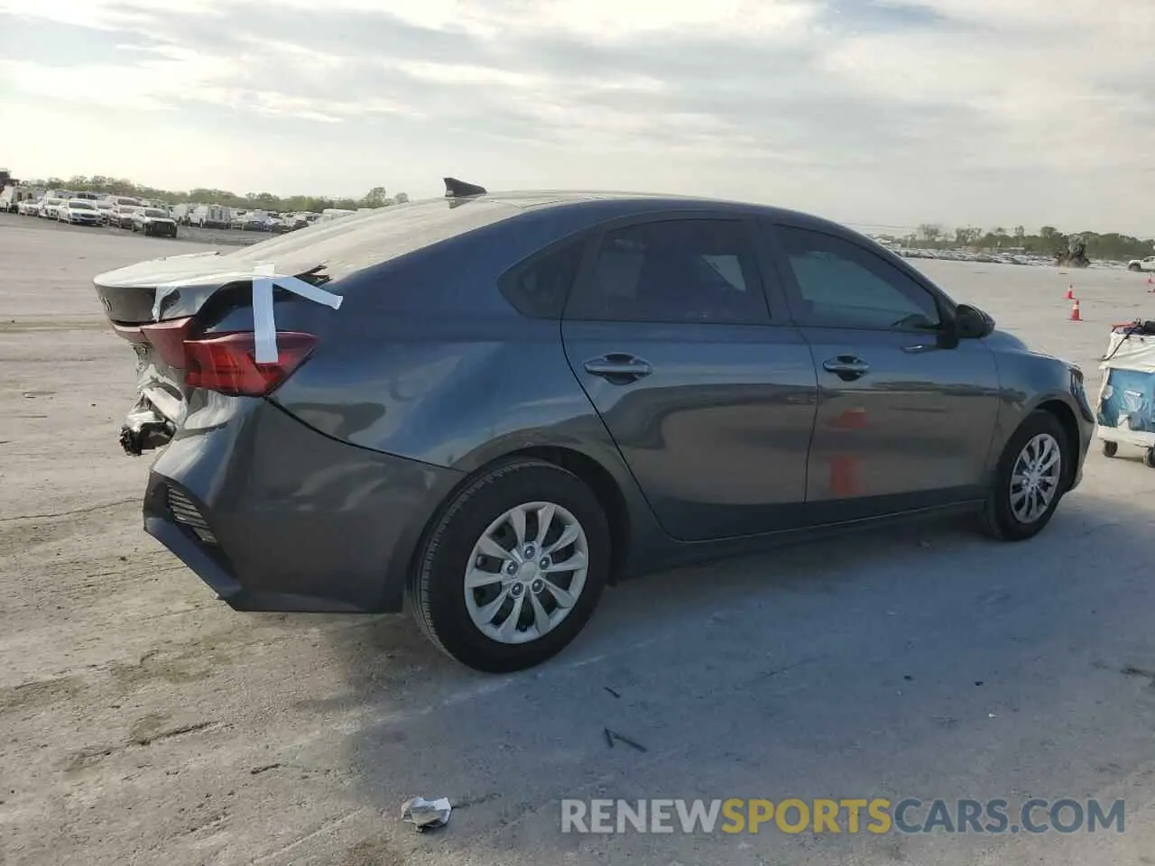 3 fotografías del automóvil dañado 3KPF24AD1RE816653 KIA FORTE 2024