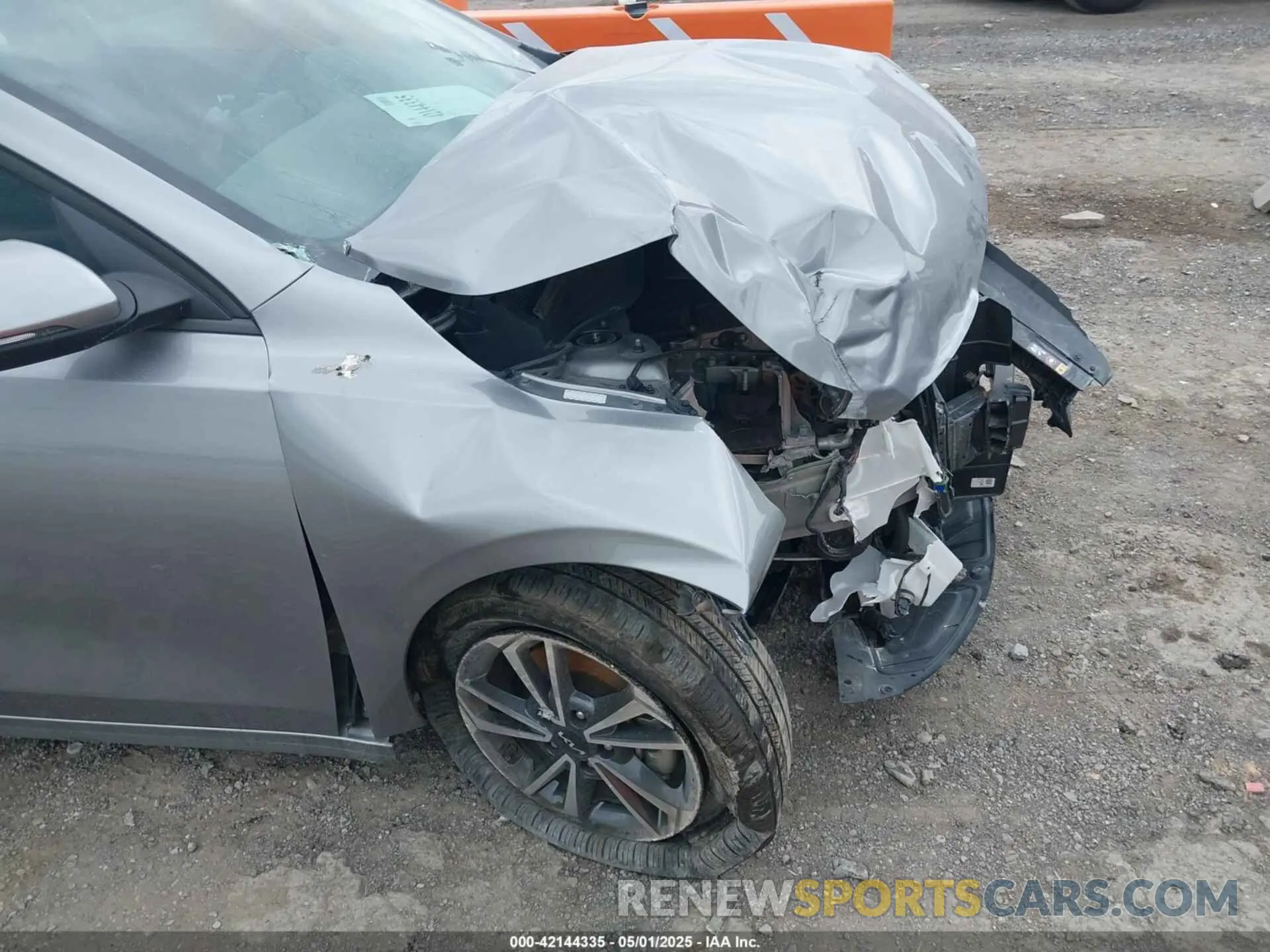 17 fotografías del automóvil dañado 3KPF24AD2RE703987 KIA FORTE 2024
